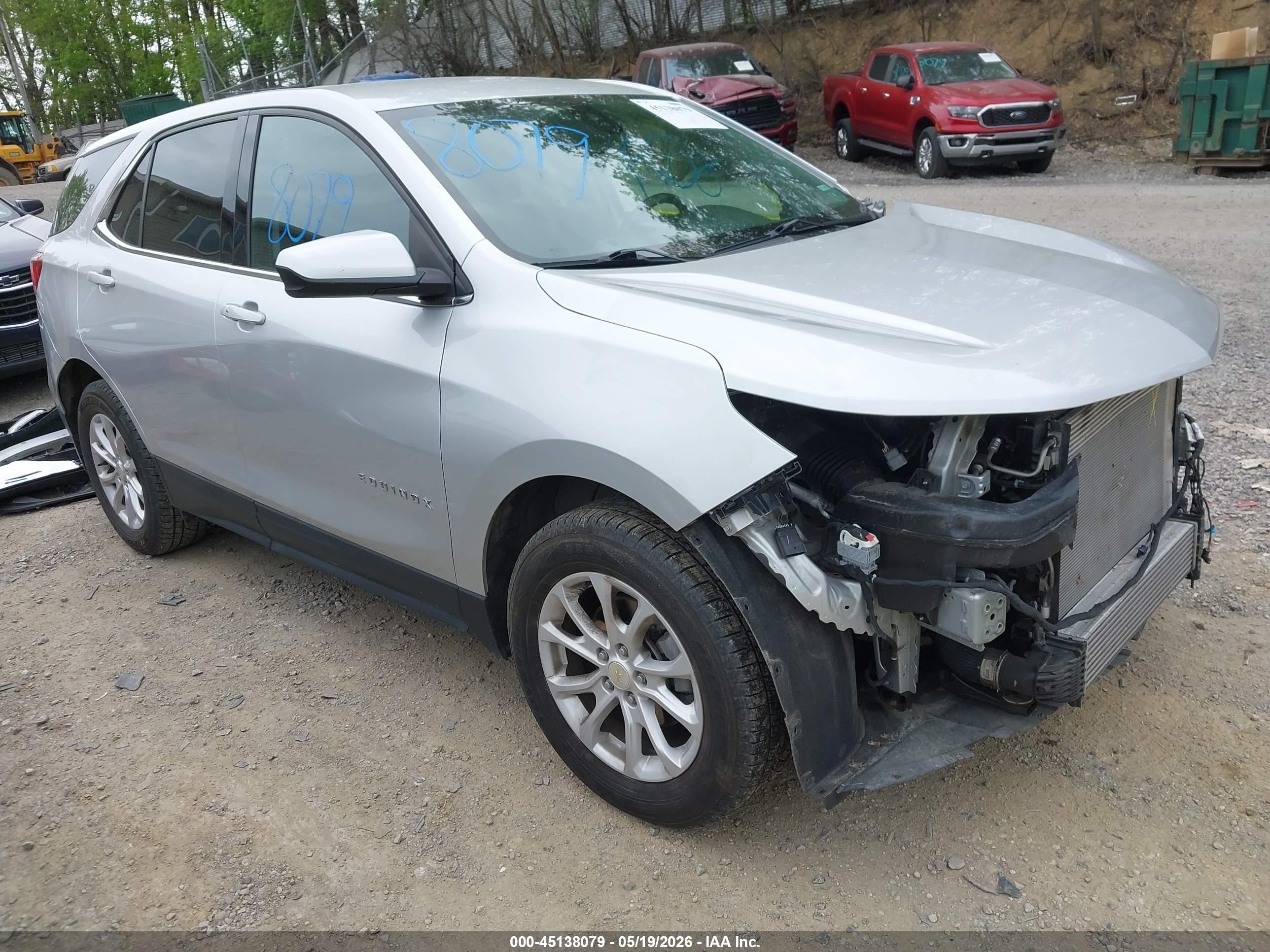 2020 Chevrolet Equinox LT, VIN 3GNAXUEV6LS607200 — Front end