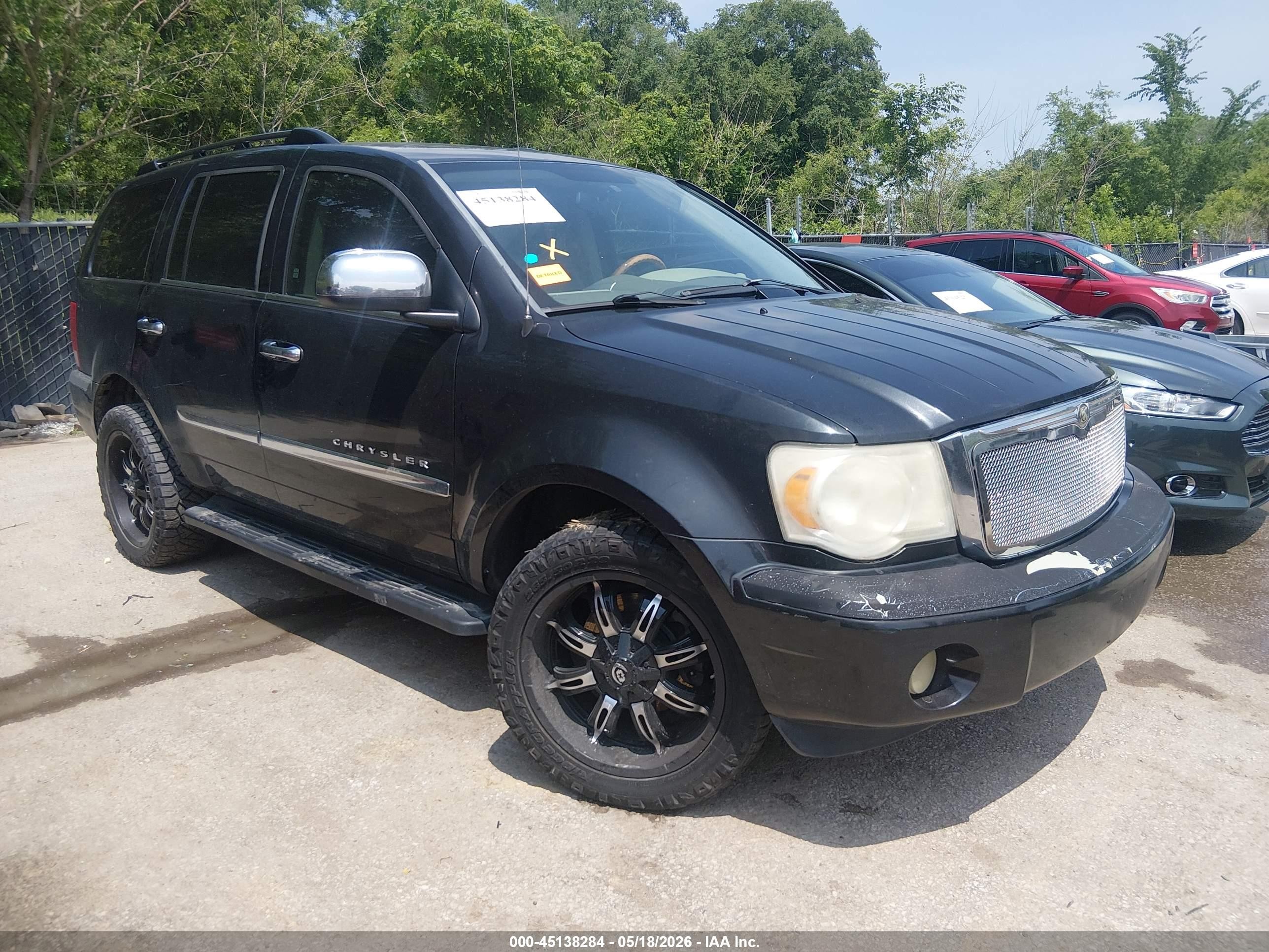2008 Chrysler Aspen Limited, VIN 1A8HX58N48F146799 — Side