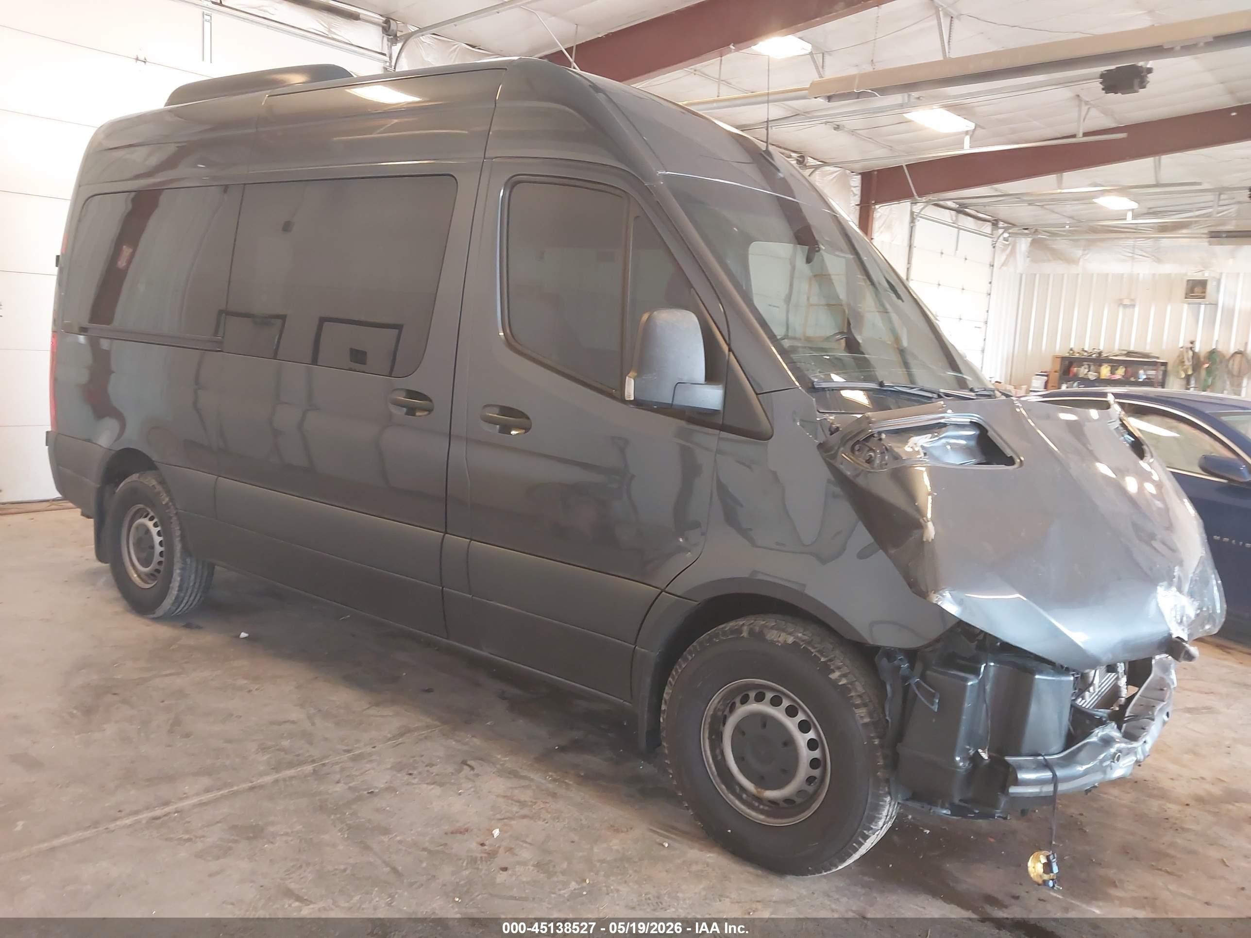 2022 Mercedes-Benz Sprinter, VIN W1Z4EFHY0NP450432 — Front end
