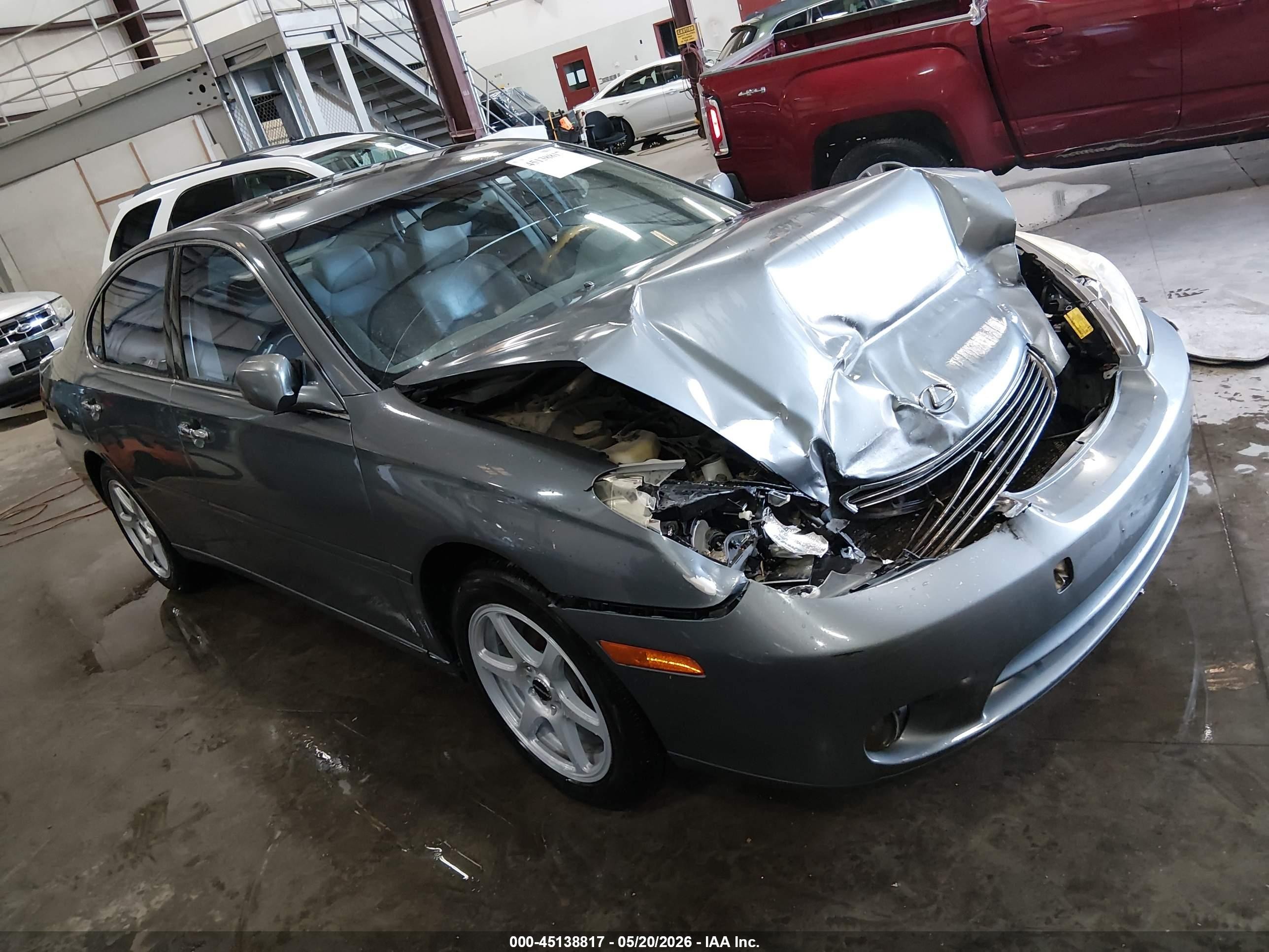 2005 Lexus ES 350, VIN JTHBA30G655119670 — Перед
