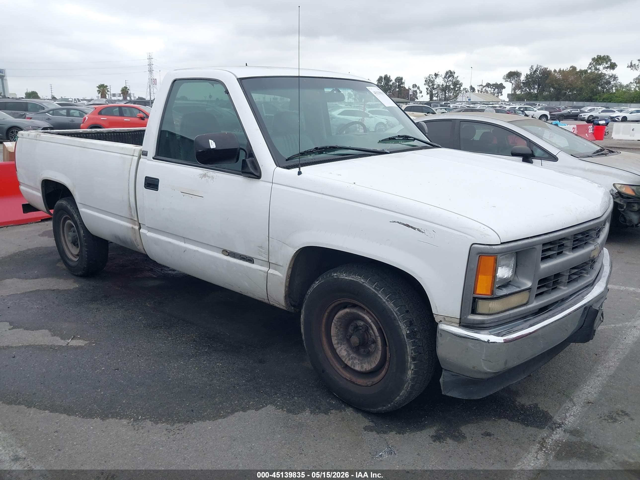 1995 Chevrolet Silverado 2500, VIN 1GCFC24K6SZ268302 — Normal wear