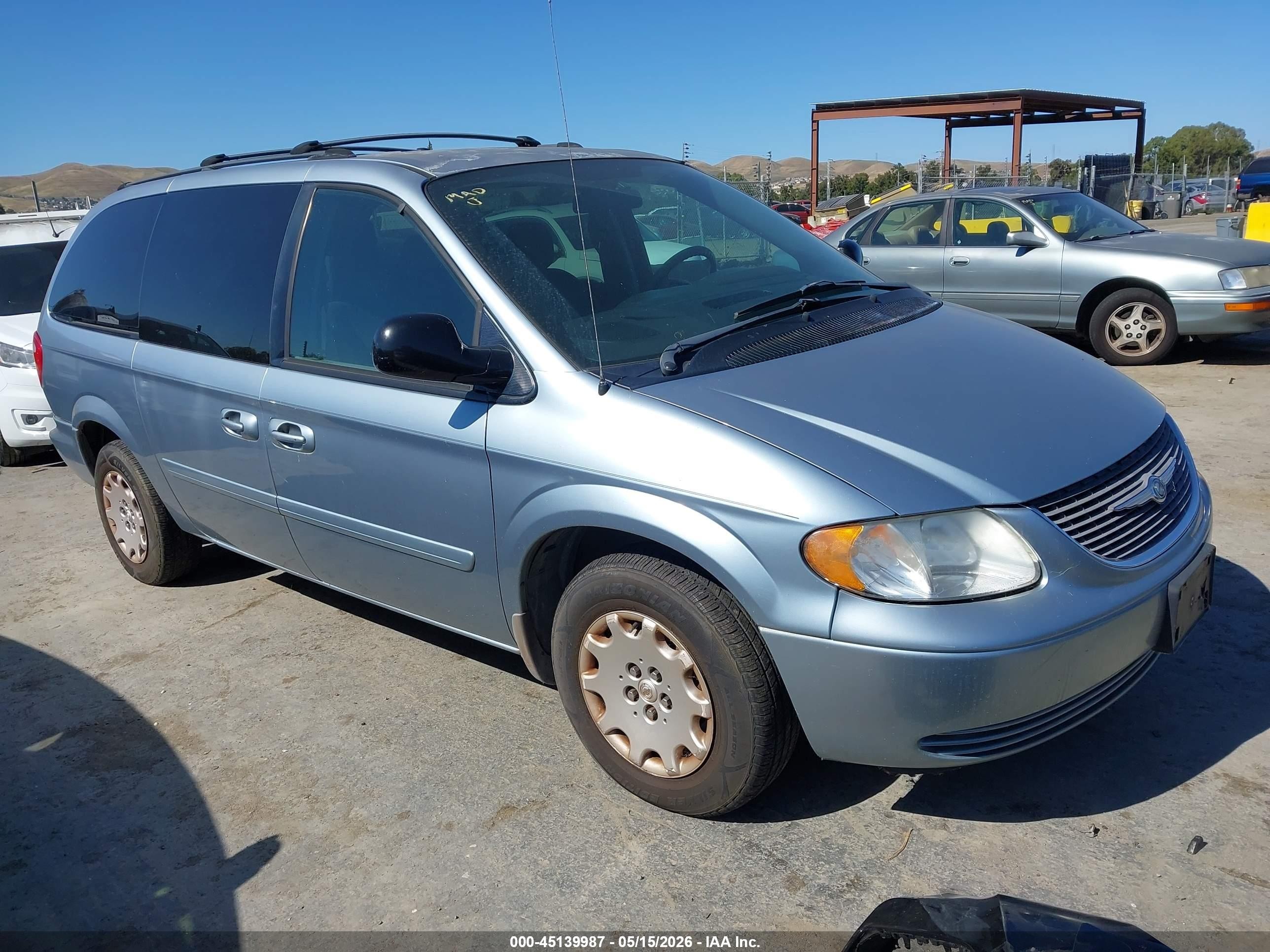 2004 Chrysler Town & Country LX, VIN 2C4GP44R24R617695 — Normal wear