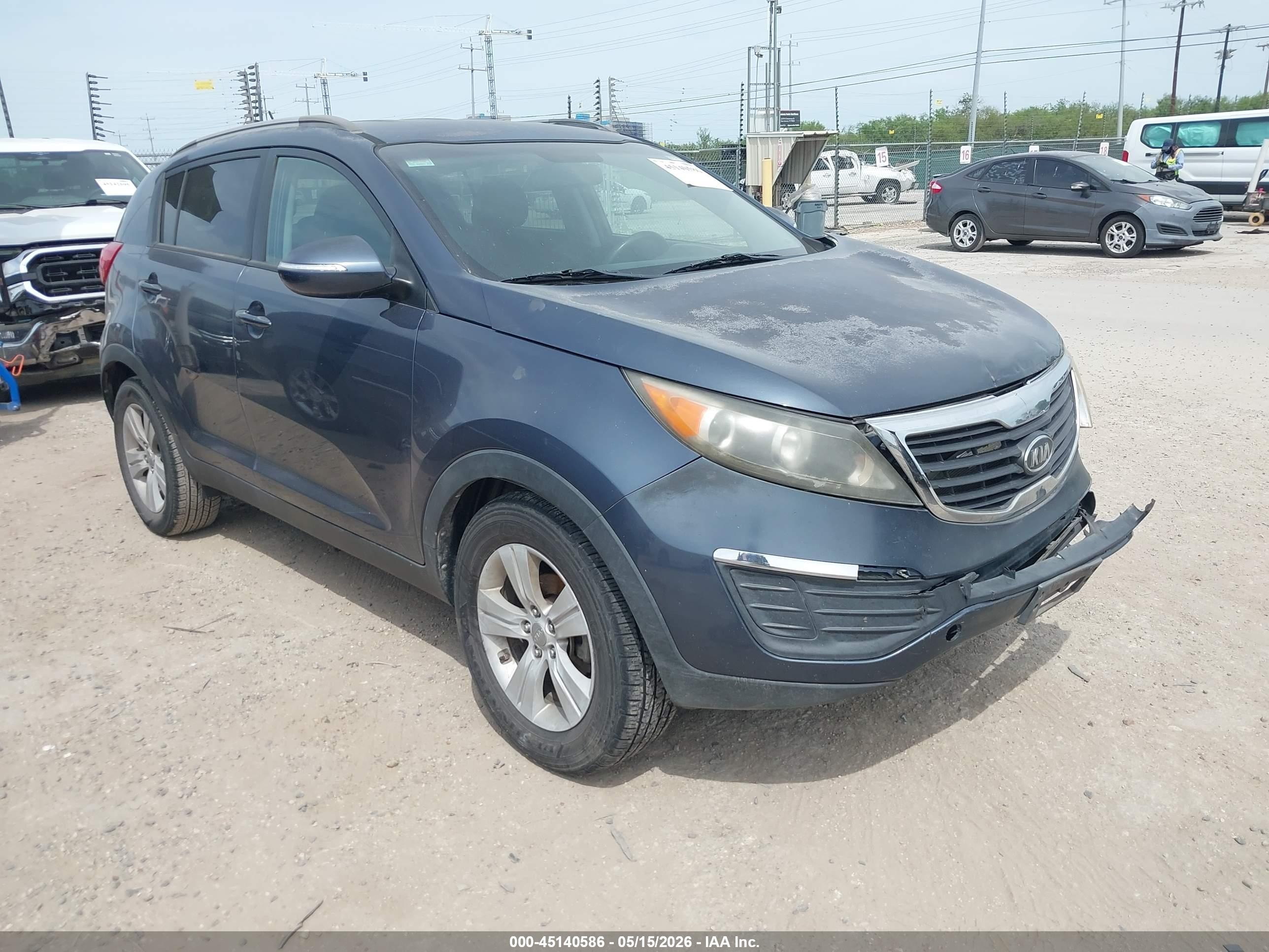 2011 Kia Sportage LX, VIN KNDPB3A25B7030566 — Front end