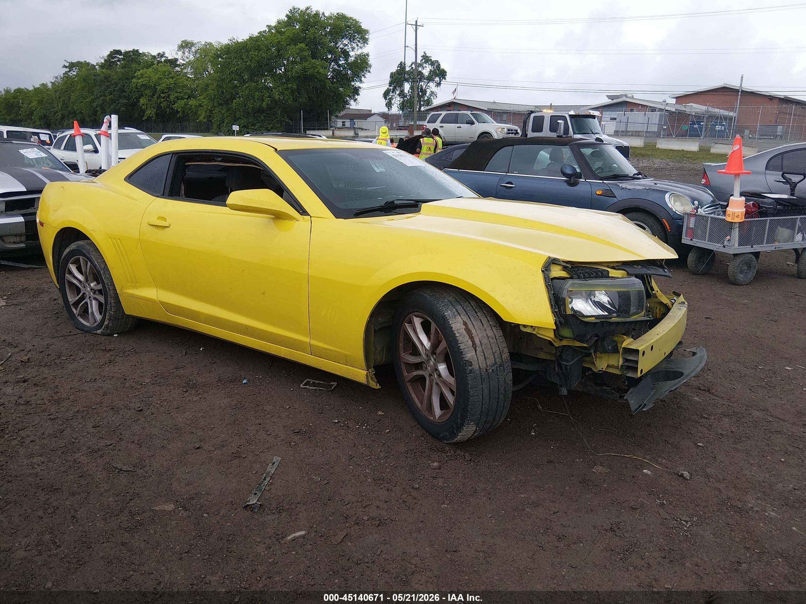 2014 Chevrolet Camaro LS, VIN 2G1FA1E3XE9173076 — Front end