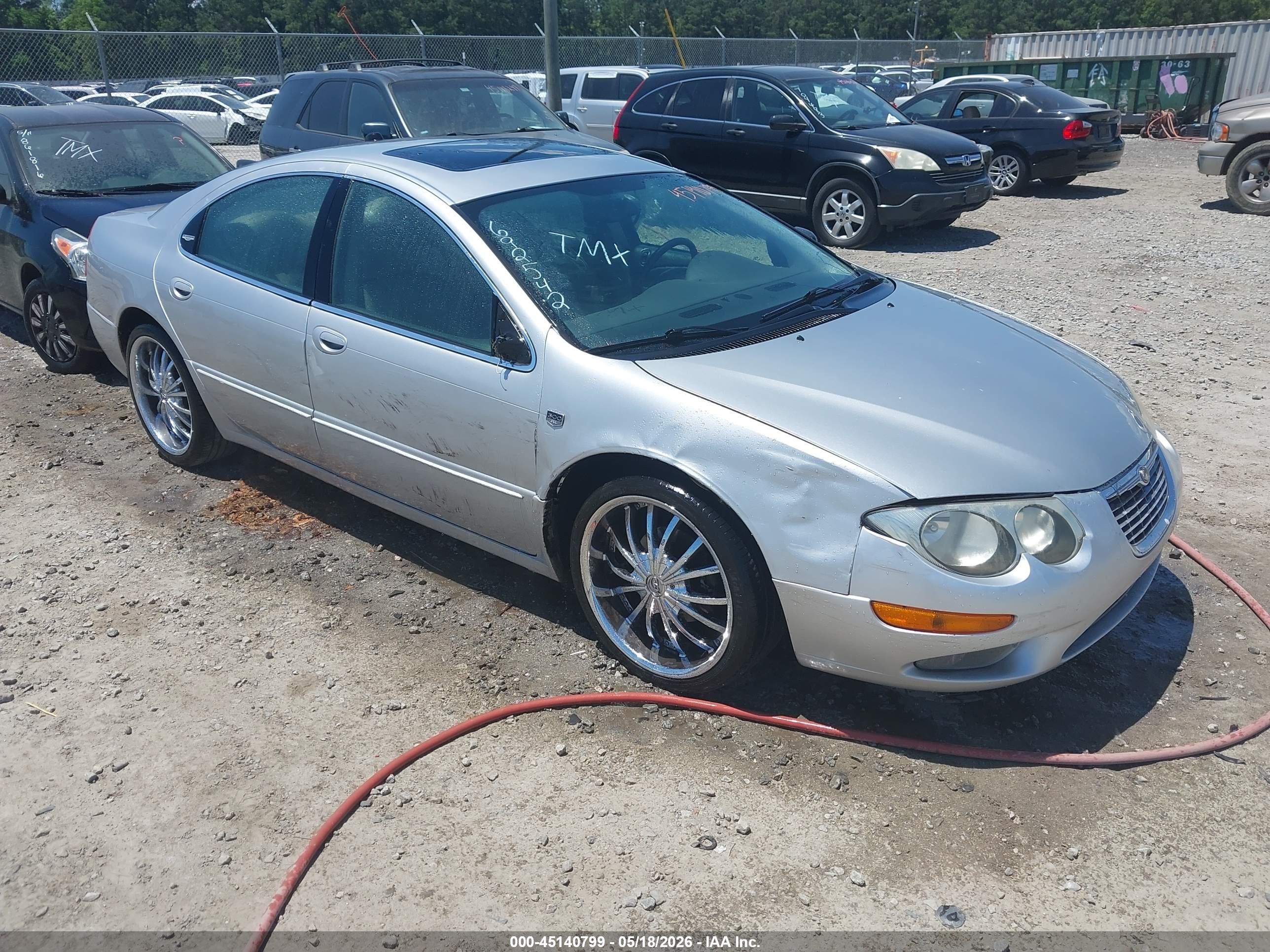 2004 Chrysler 300M M, VIN 2C3HE66G64H692542 — Бок