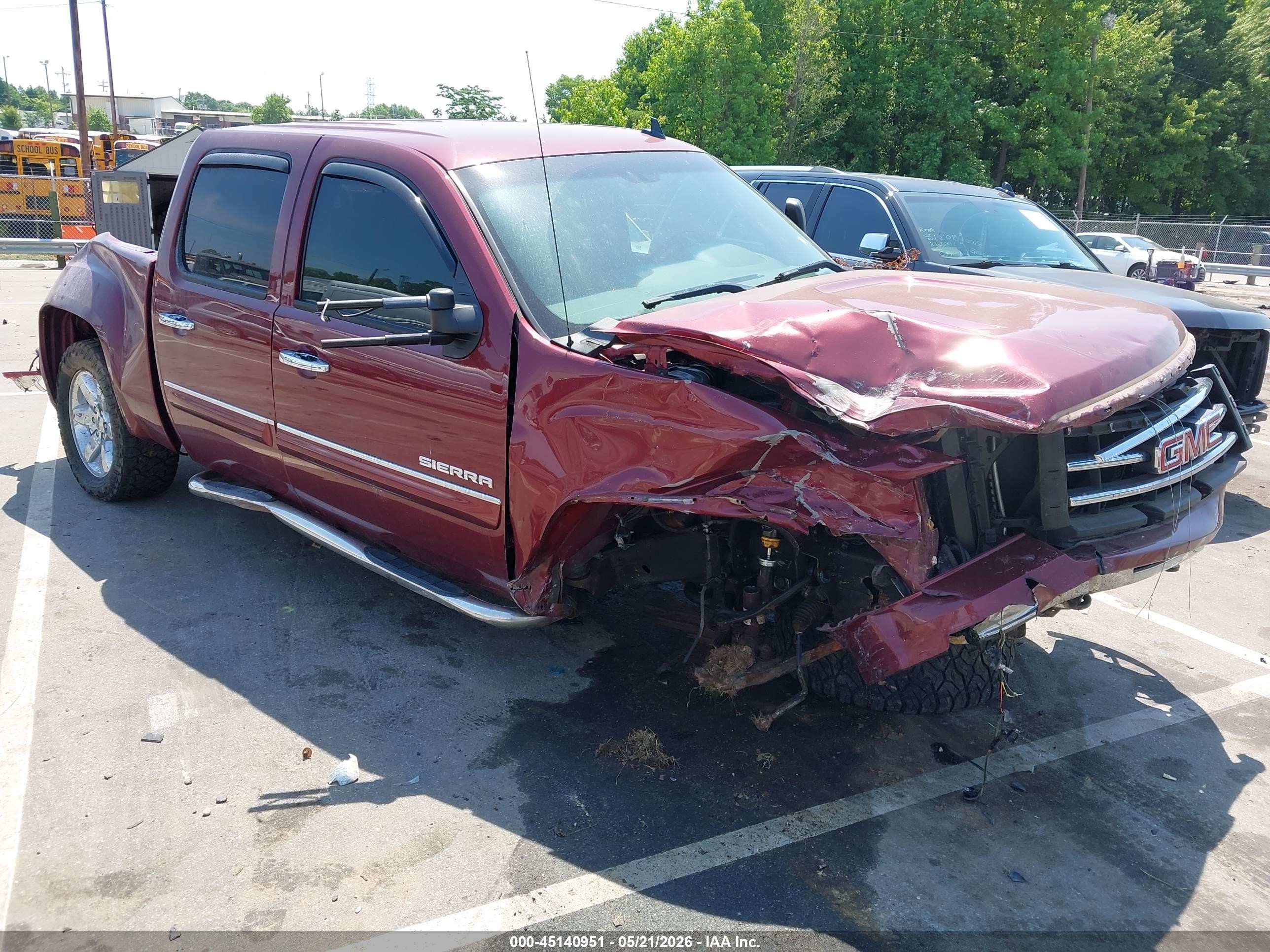 2013 GMC Sierra 1500 SLE, VIN 3GTP2VE7XDG349258 — Front end