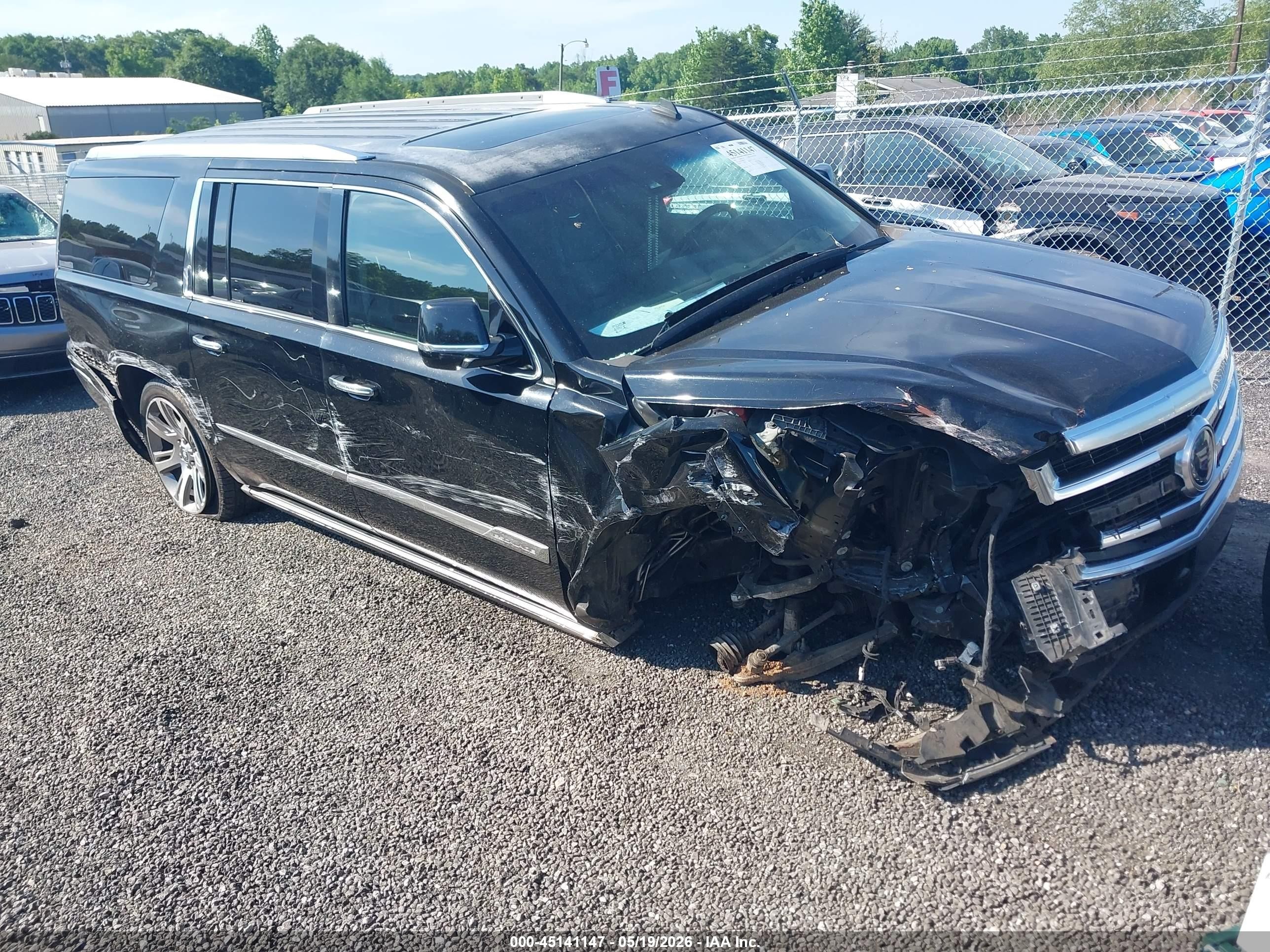 2015 Cadillac Escalade ESV Premium, VIN 1GYS4JKJ1FR249057 — Side