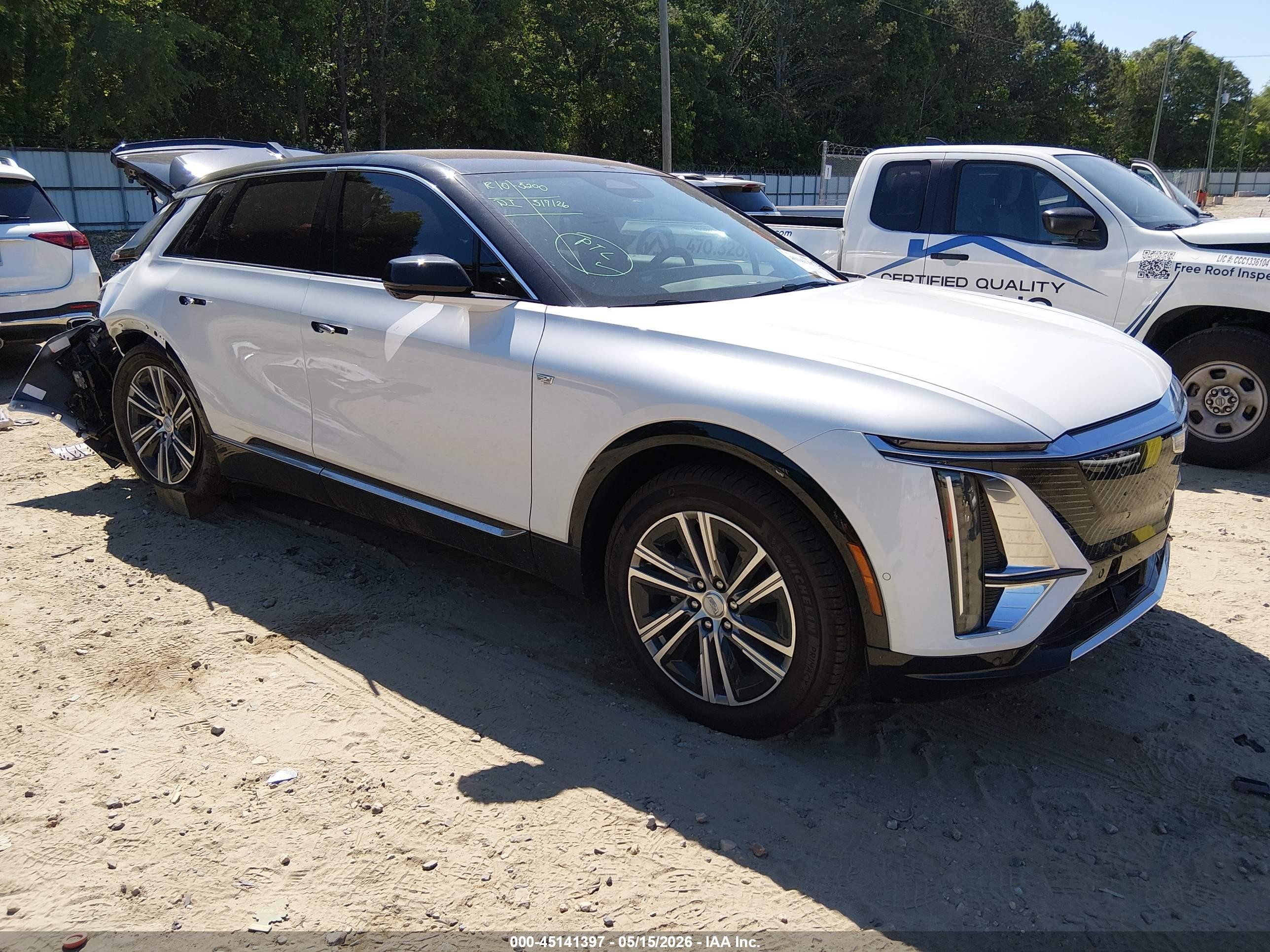 2025 Cadillac LYRIQ Luxury, VIN 1GYKPNRK4SZ310280 — Rear end
