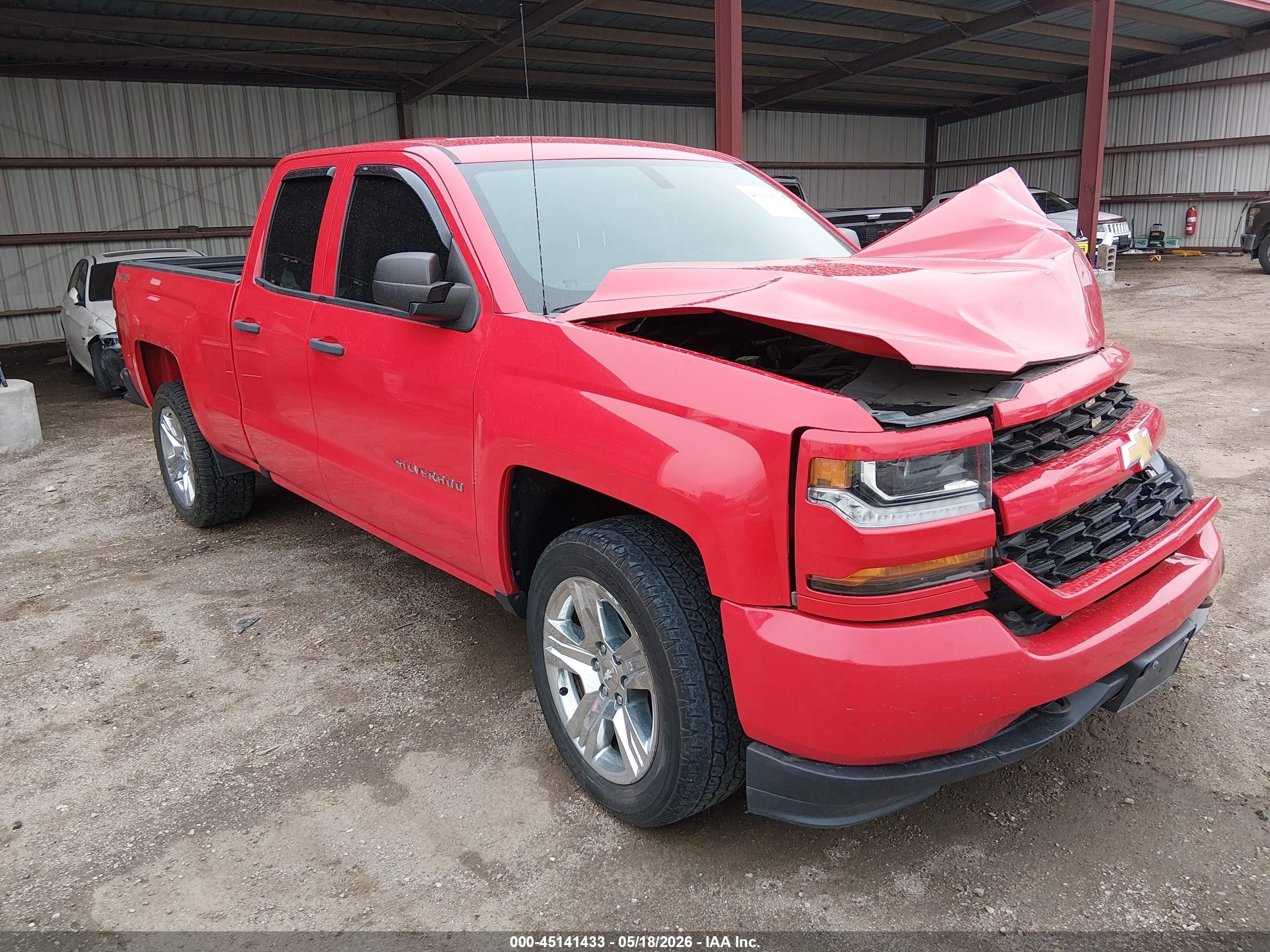 2016 Chevrolet Silverado 1500 Custom, VIN 1GCVKPEC8GZ364152 — Front end