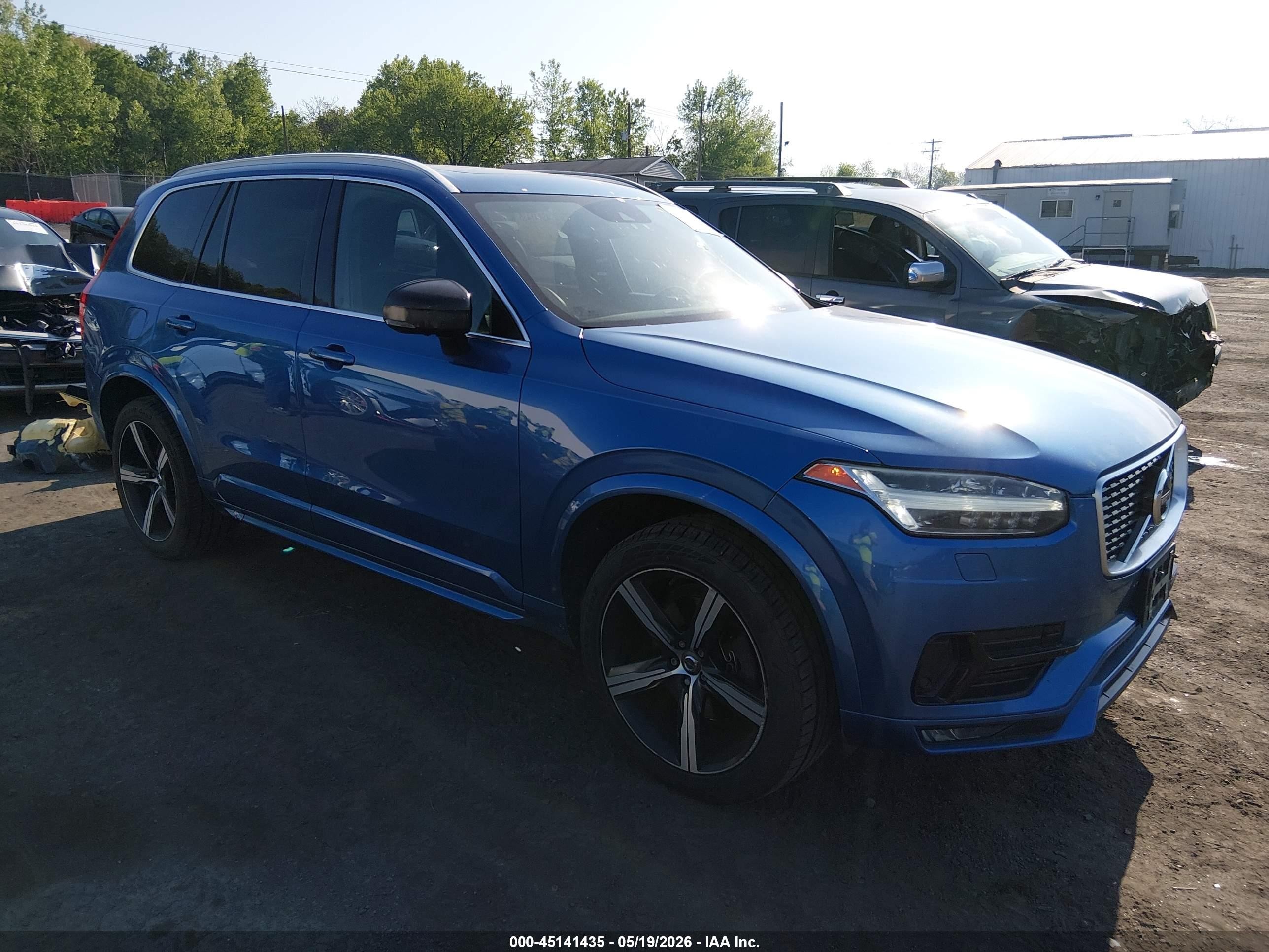2016 Volvo XC90 T6 R-Design, VIN YV4A22PM5G1046931 — Пресная вода