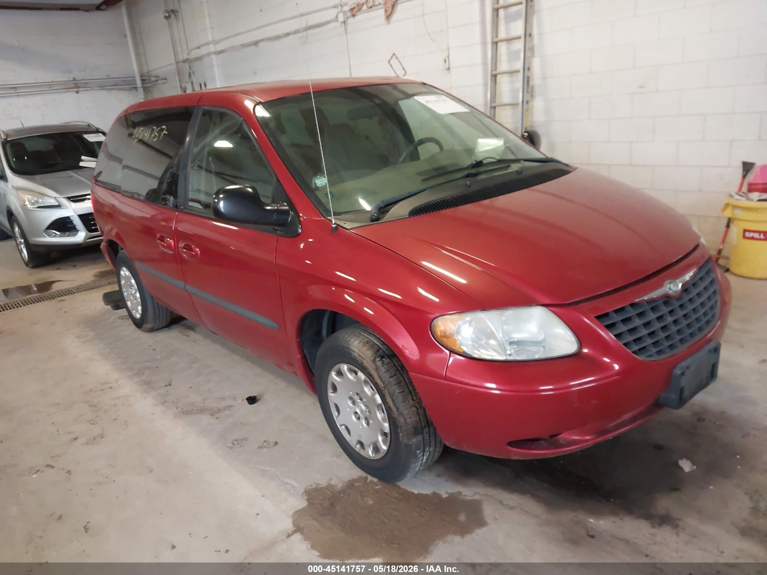 2003 Chrysler Voyager LX, VIN 1C4GJ45343B115568 — Зад