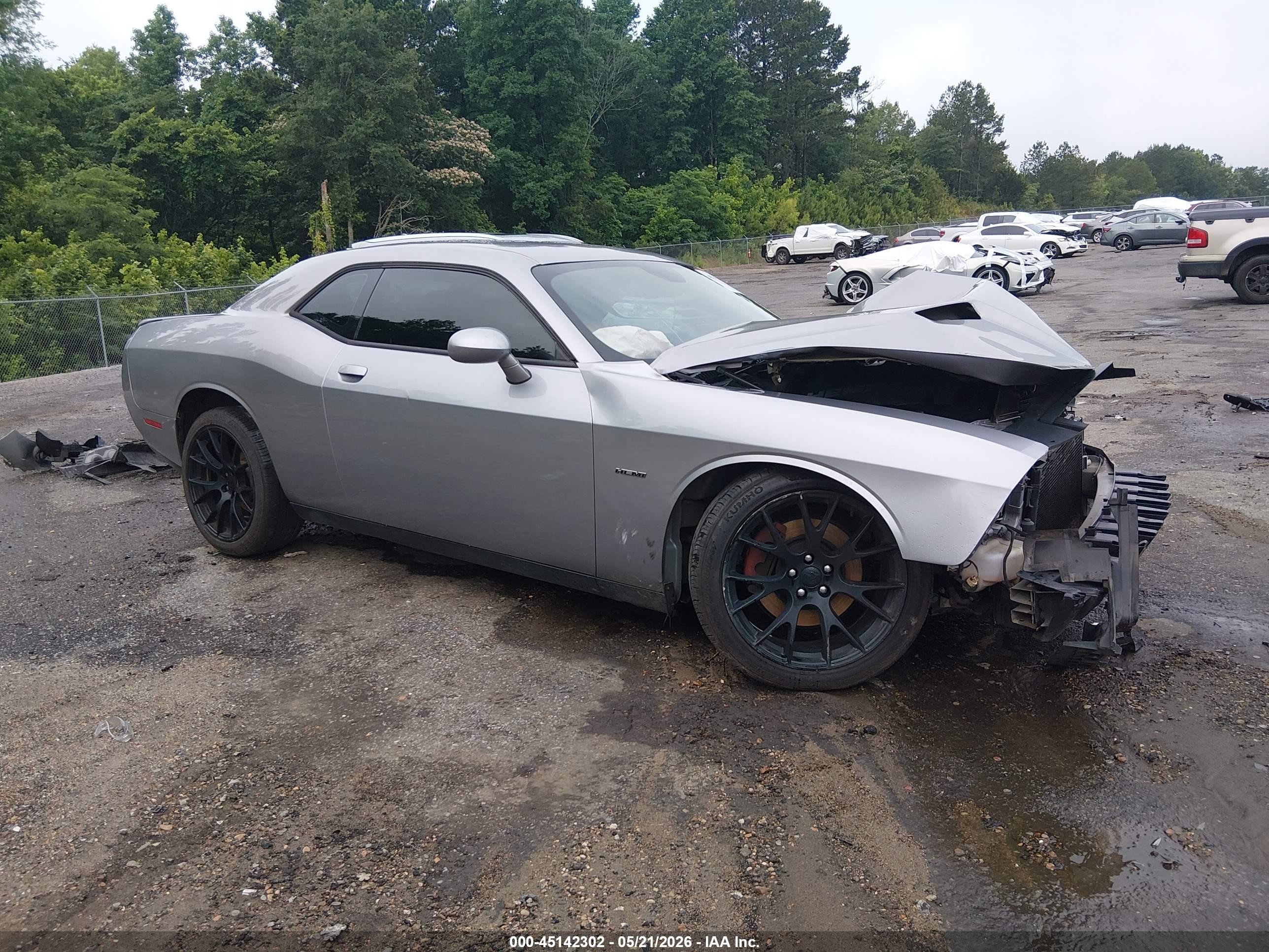 2017 Dodge Challenger R/T, VIN 2C3CDZBT1HH568184 — Front end