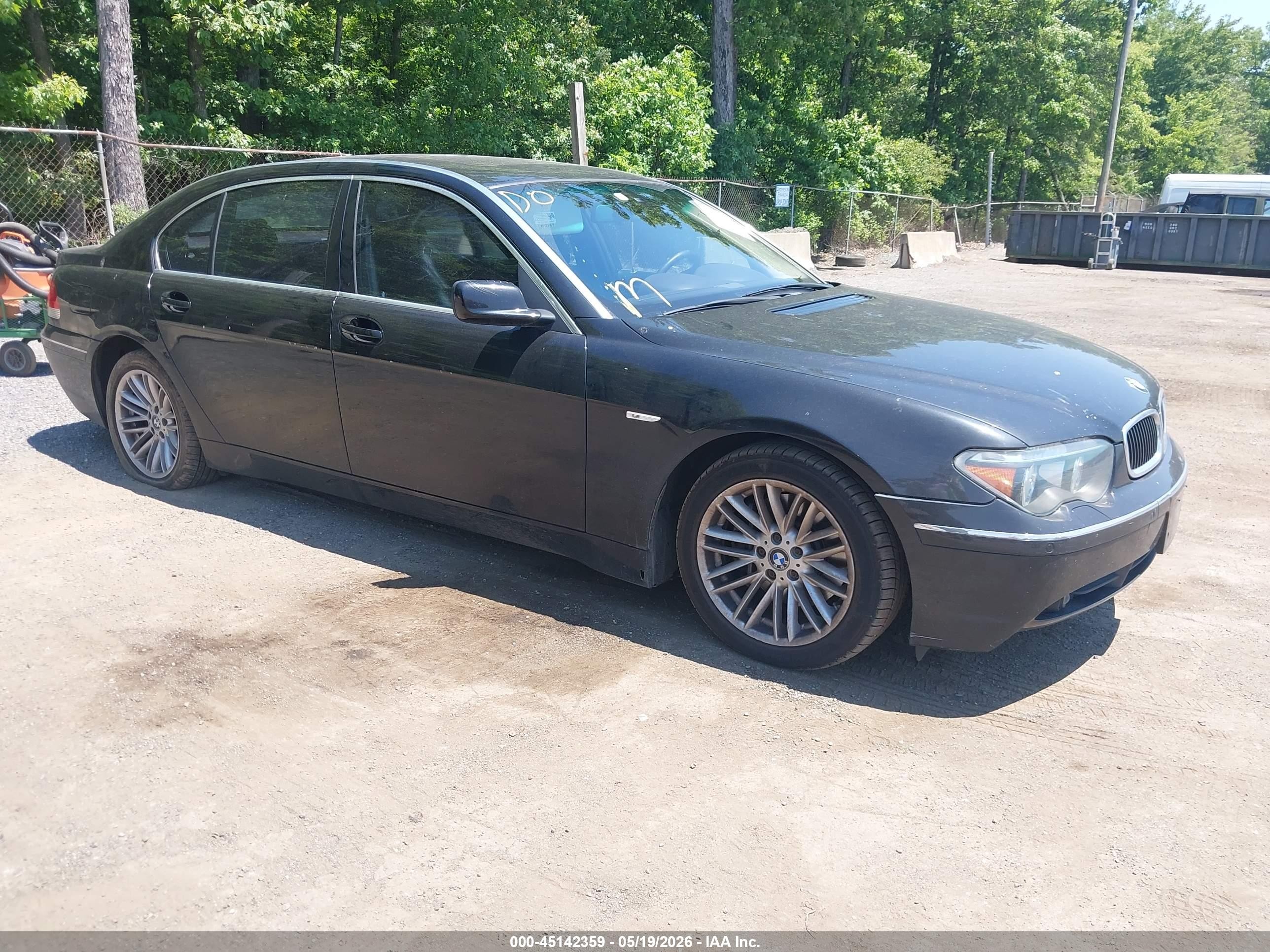 2005 BMW 7 Series 745Li, VIN WBAGN63515DS56834 — Side