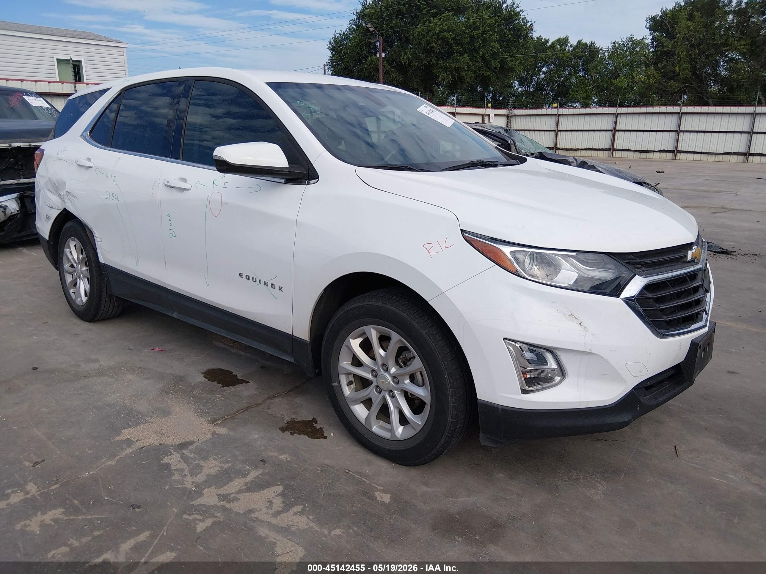2018 Chevrolet Equinox LT, VIN 3GNAXJEV6JS537032 — Side
