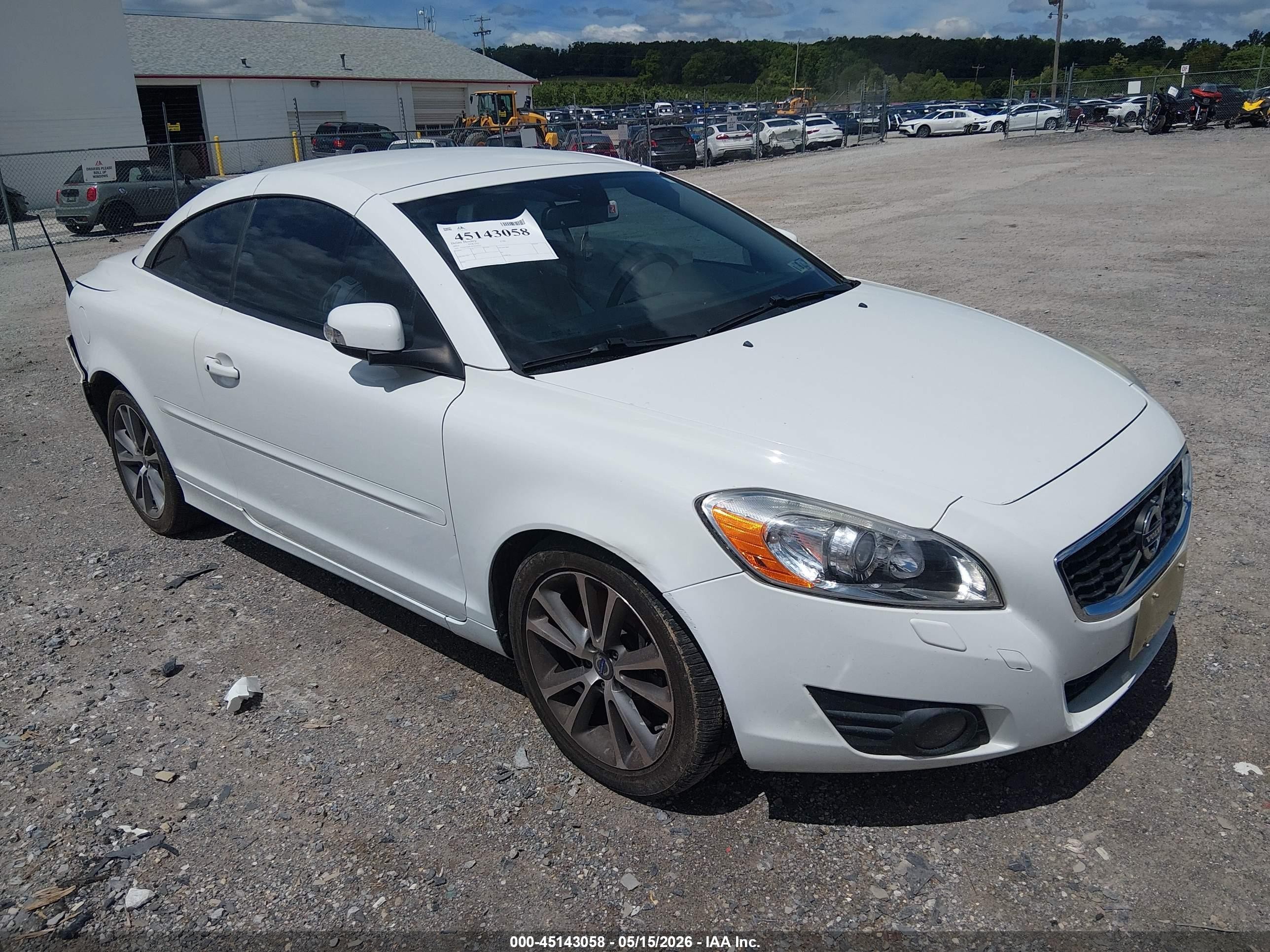 2012 Volvo C70 T5, VIN YV1672MC5CJ127423 — Side