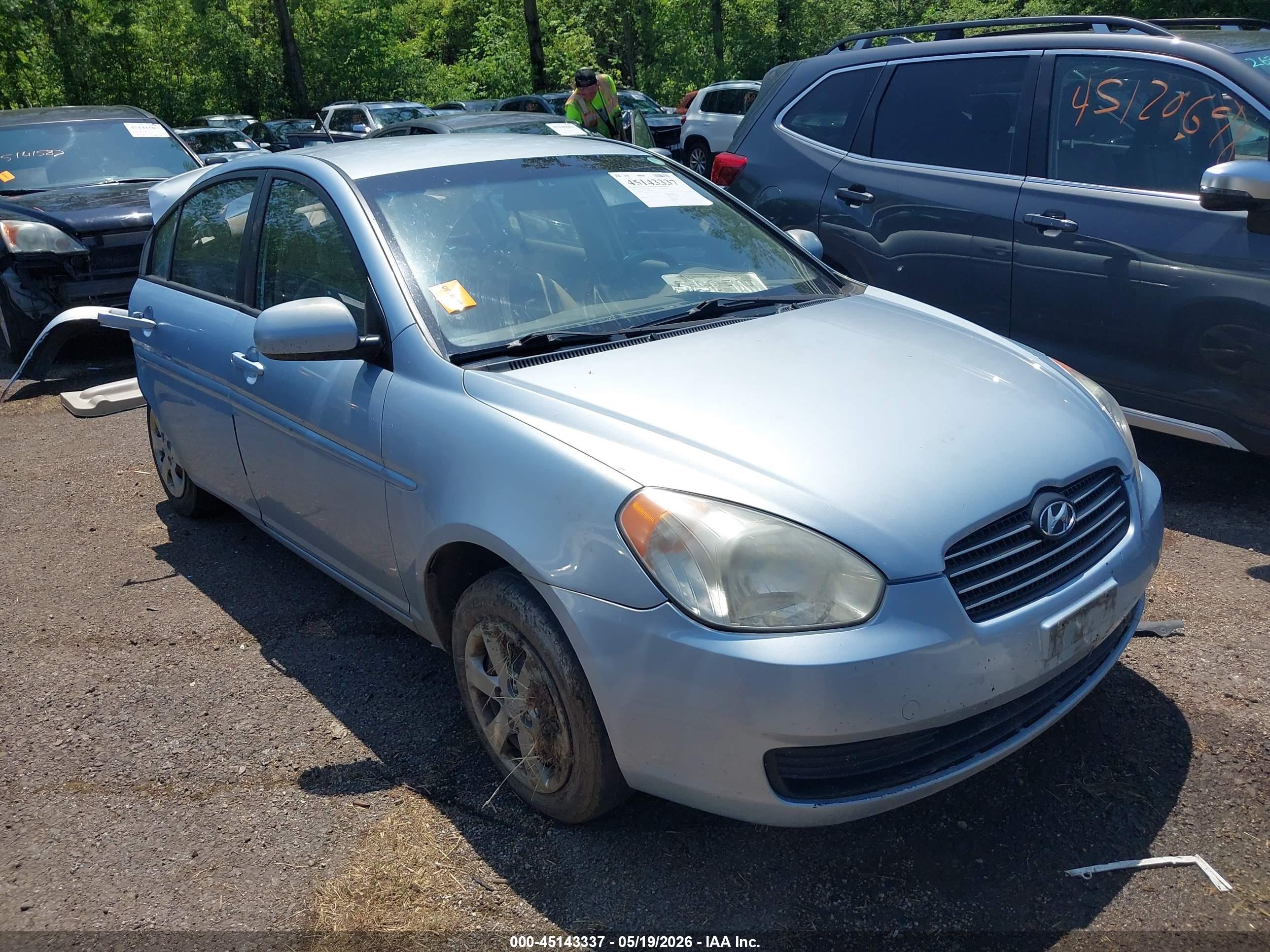 2011 Hyundai Accent GLS, VIN KMHCN4AC3BU620802 — Зад