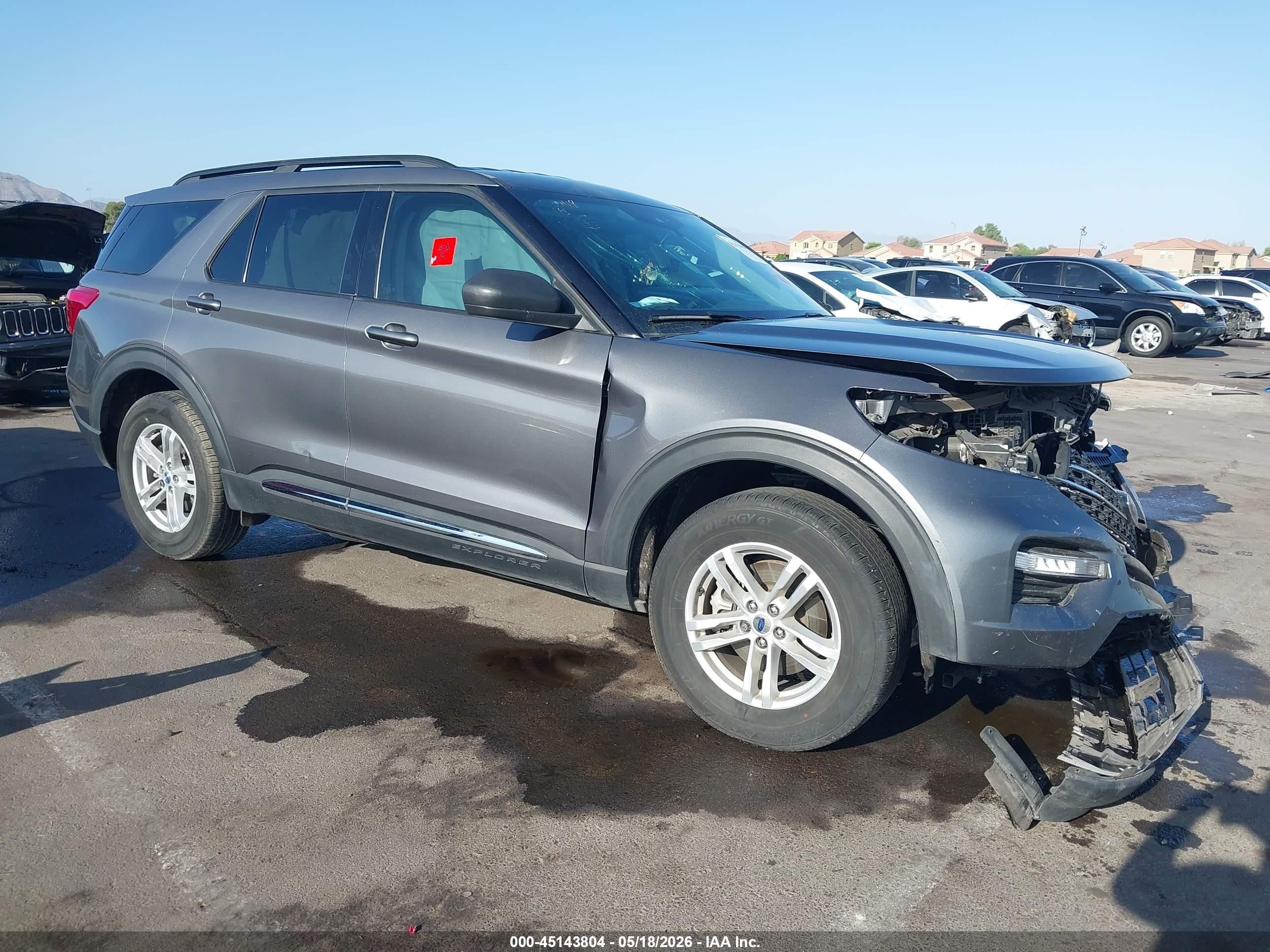 2024 Ford Explorer XLT, VIN 1FMSK7DH6RGA57332 — Перед