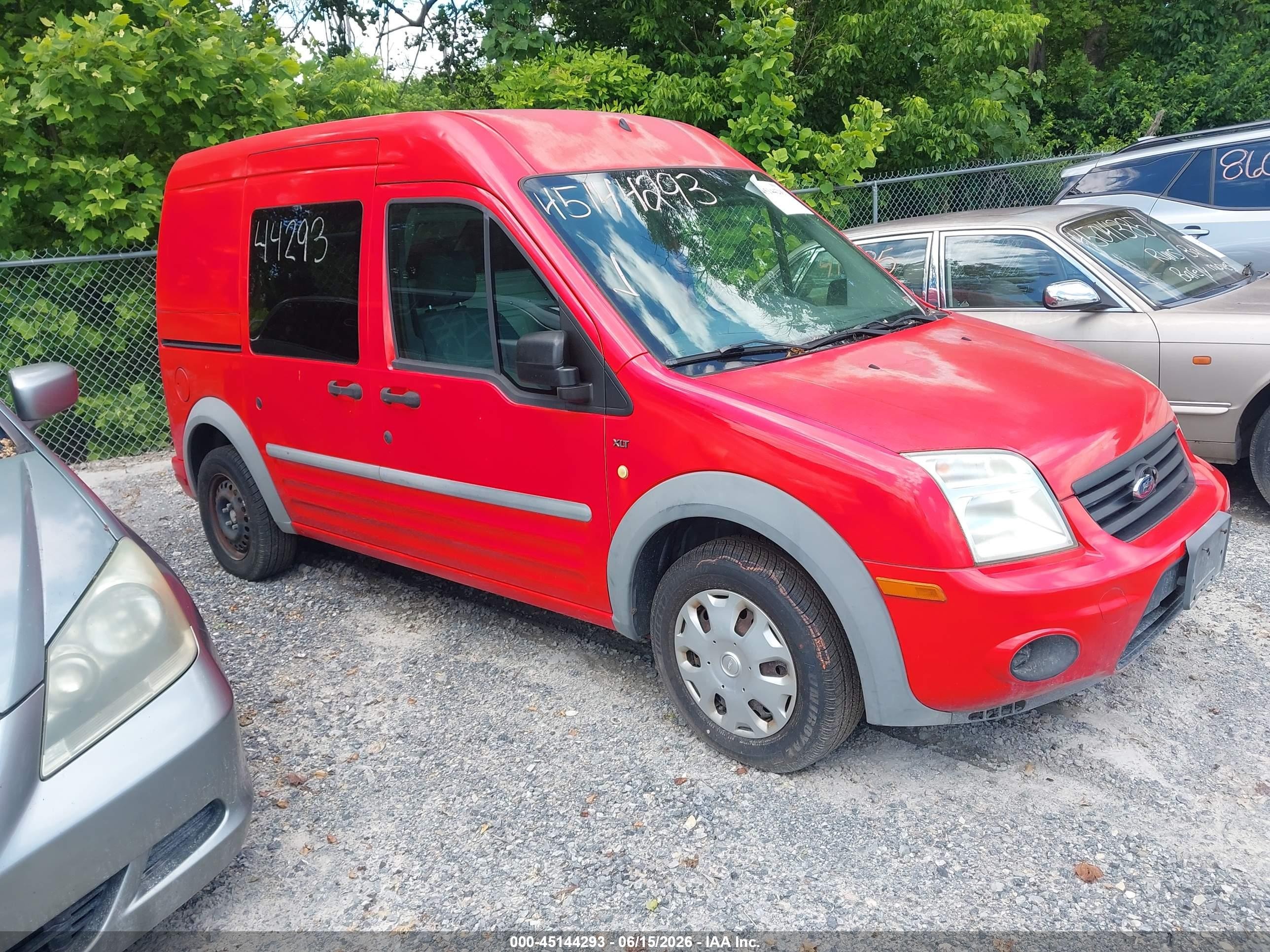 2010 Ford Transit Connect XLT, VIN NM0KS9BNXAT035285 — Front end
