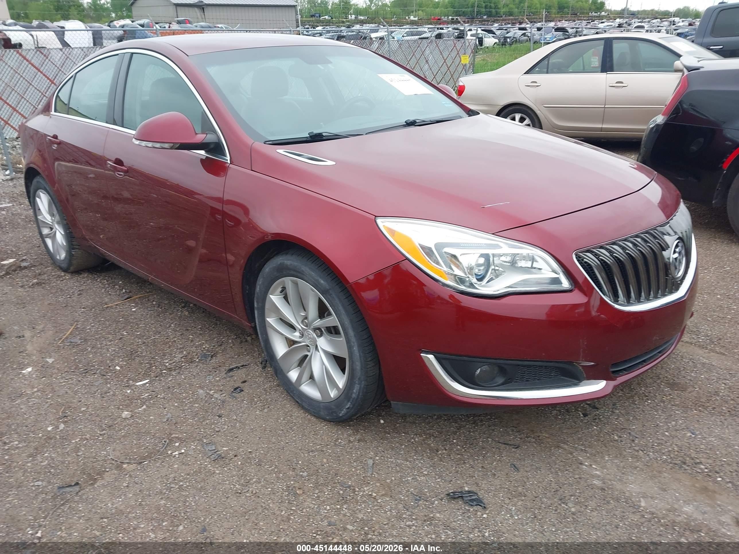 2016 Buick Regal Premium II, VIN 2G4GS5GX3G9118628 — Not stated