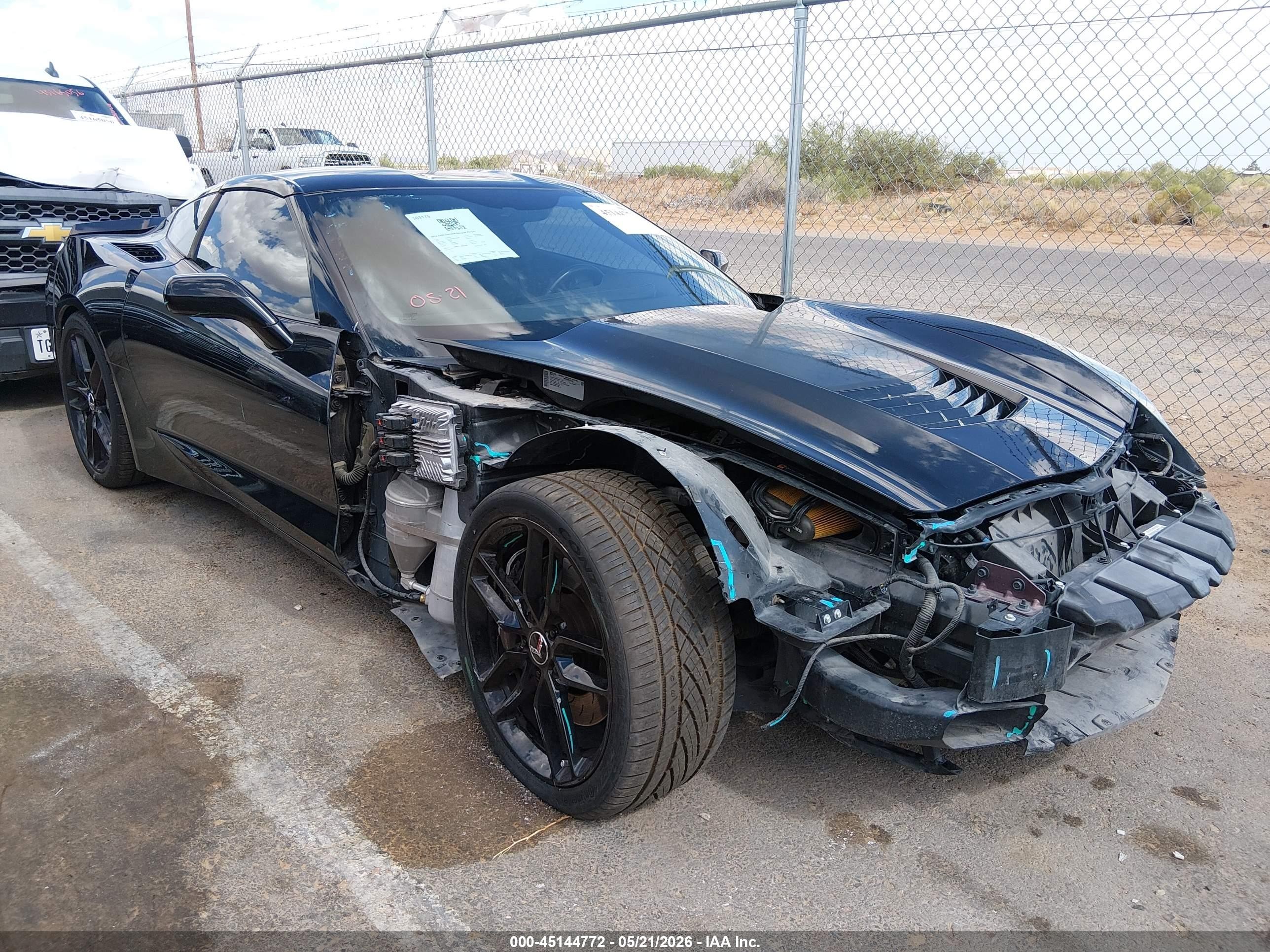 2014 Chevrolet Corvette Z51 2LT, VIN 1G1YJ2D74E5113679 — Front end