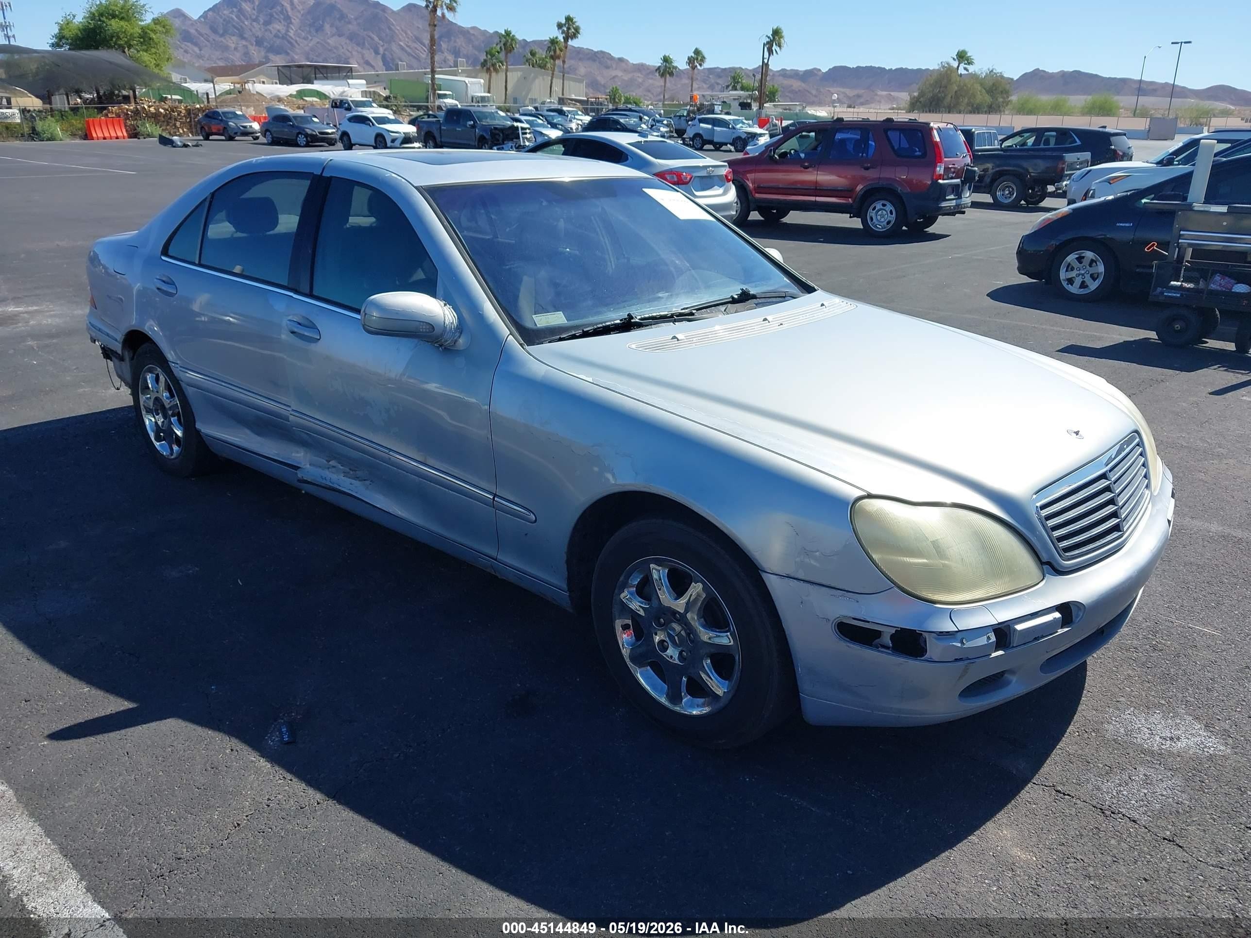 2001 Mercedes-Benz S 320/430/500, VIN WDBNG70J61A139756 — Side