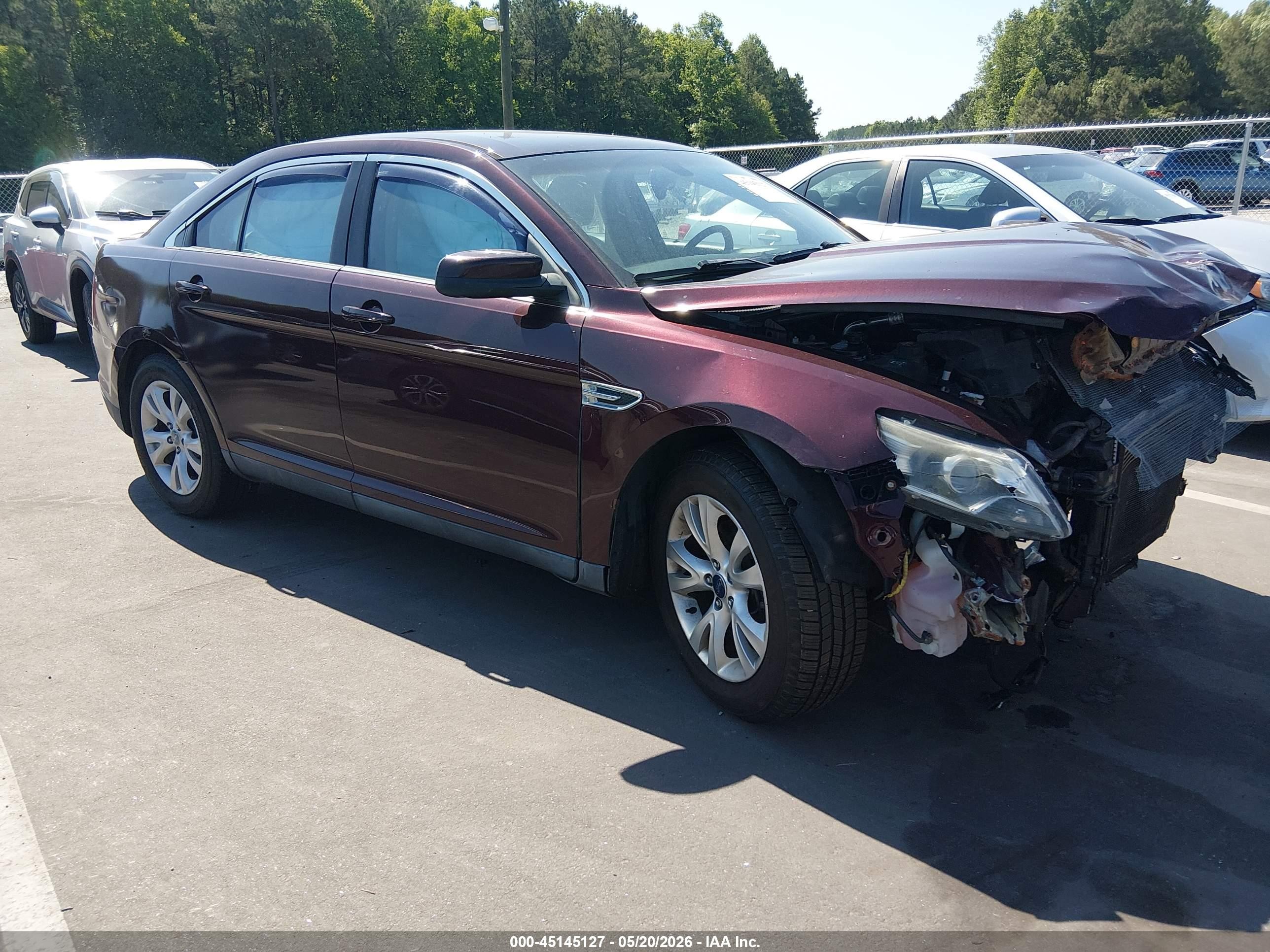 2011 Ford Taurus SEL, VIN 1FAHP2HW8BG150344 — Front end