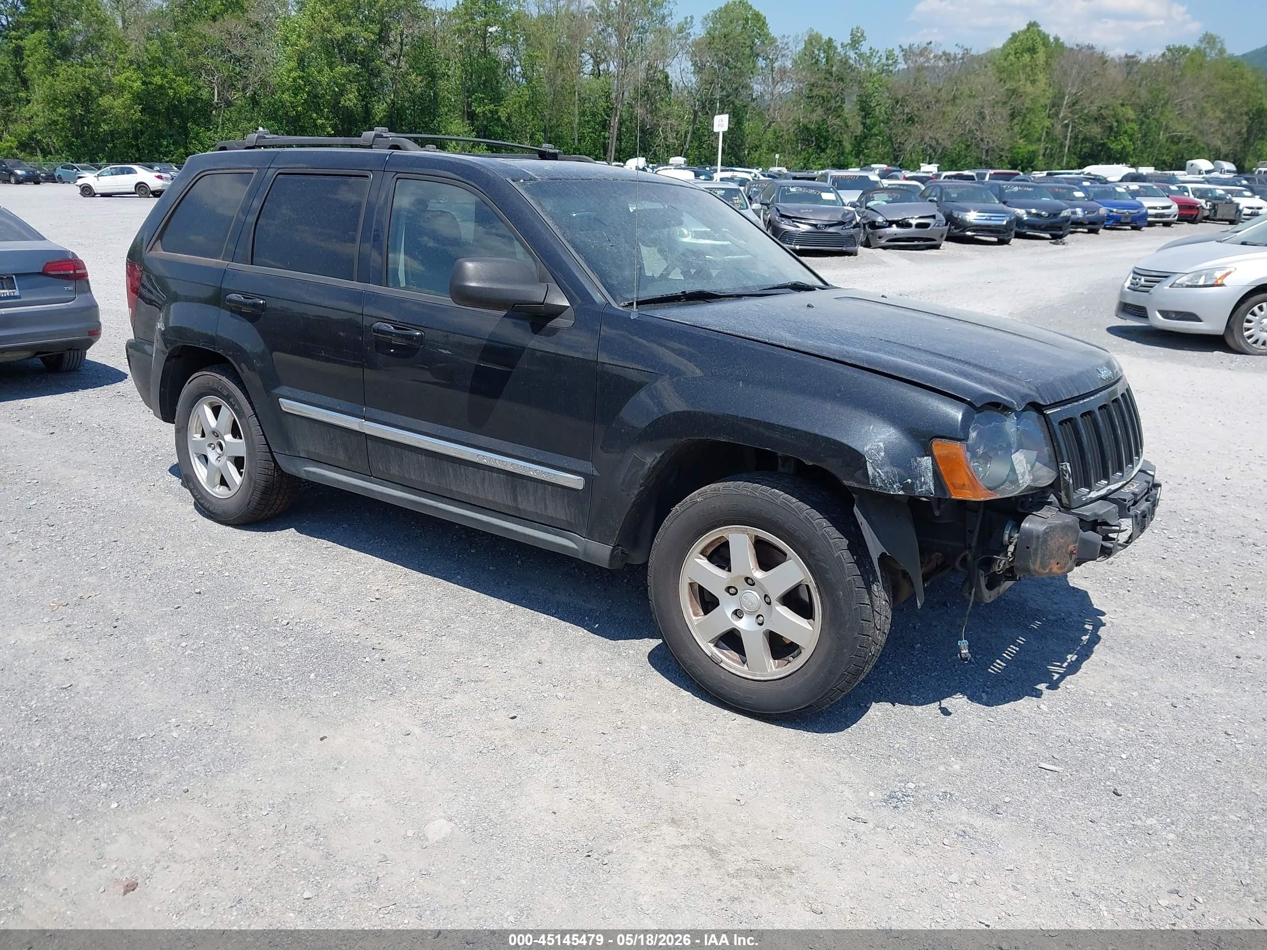 2010 Jeep Grand Cherokee Laredo, VIN 1J4PR4GK8AC139323 — Normal wear