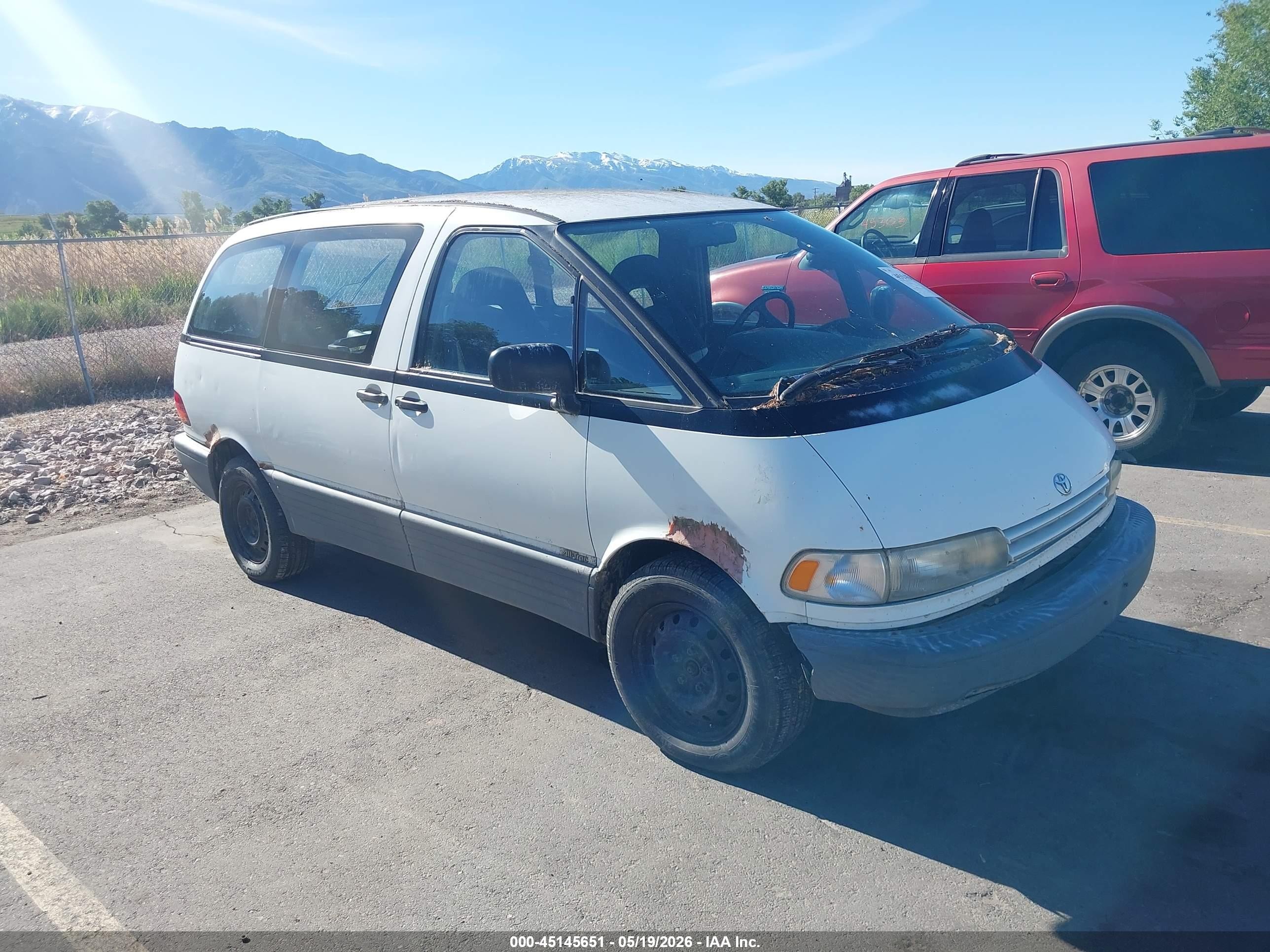 1992 Toyota Previa, VIN JT3AC21S6N1006883 — Normal wear