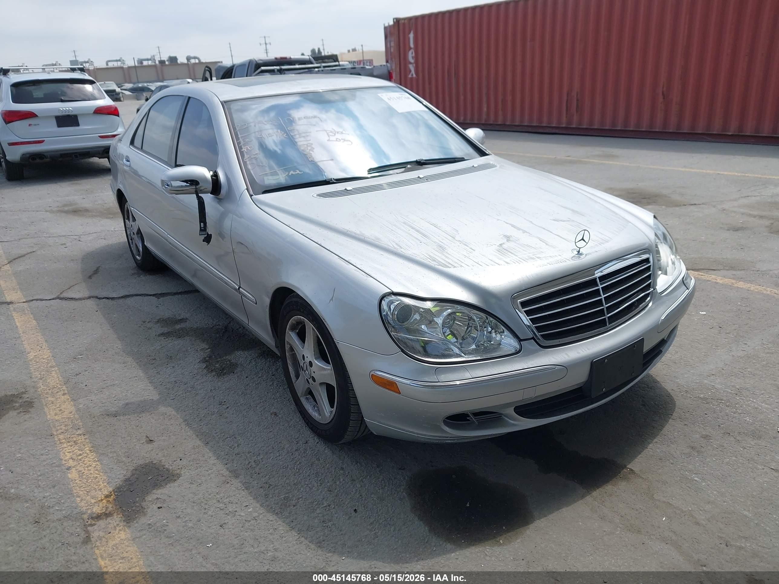2005 Mercedes-Benz S 500, VIN WDBNG75J15A441549 — Front end