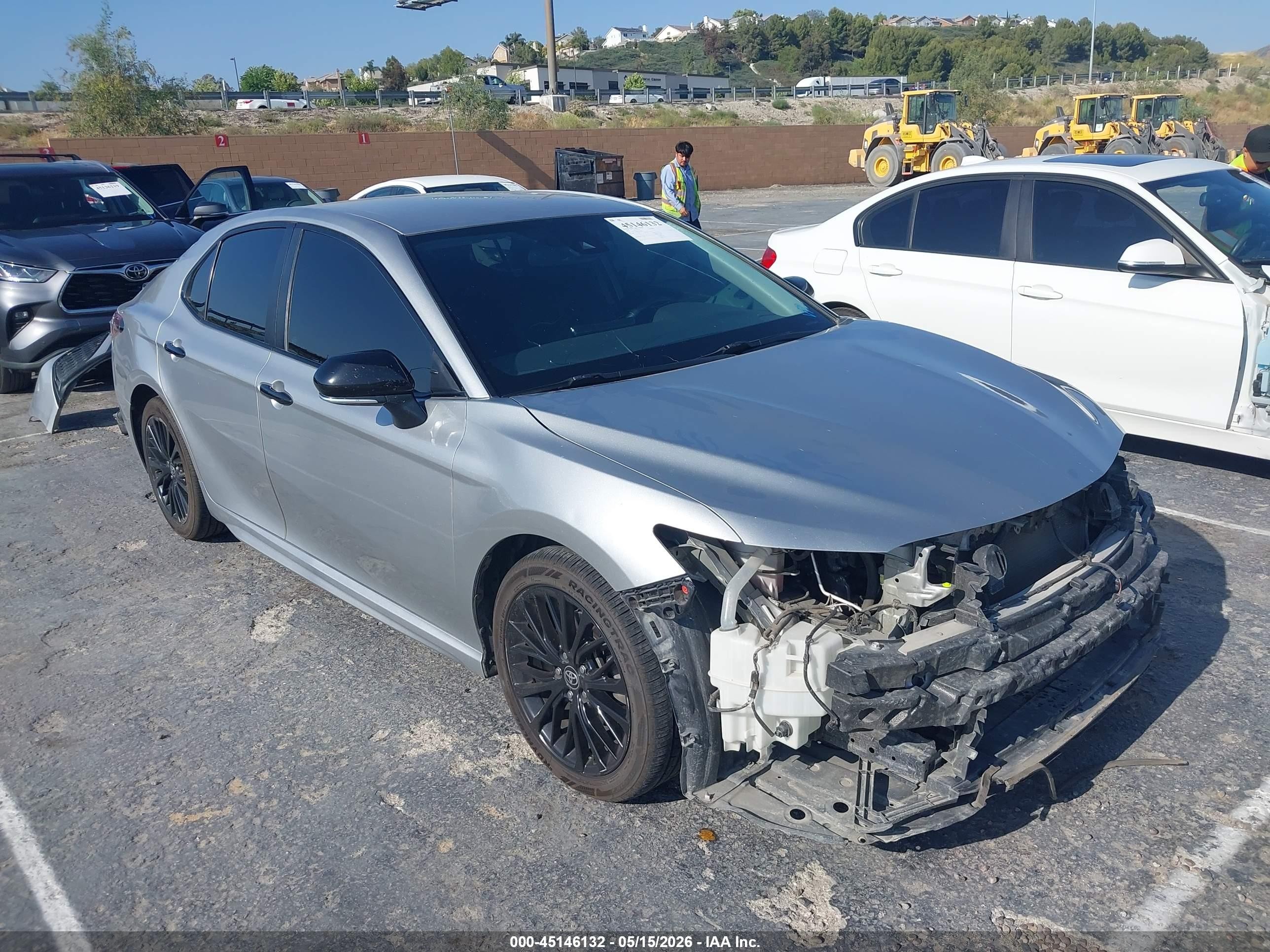2021 Toyota Camry SE, VIN 4T1T11AK8MU445581 — Front end