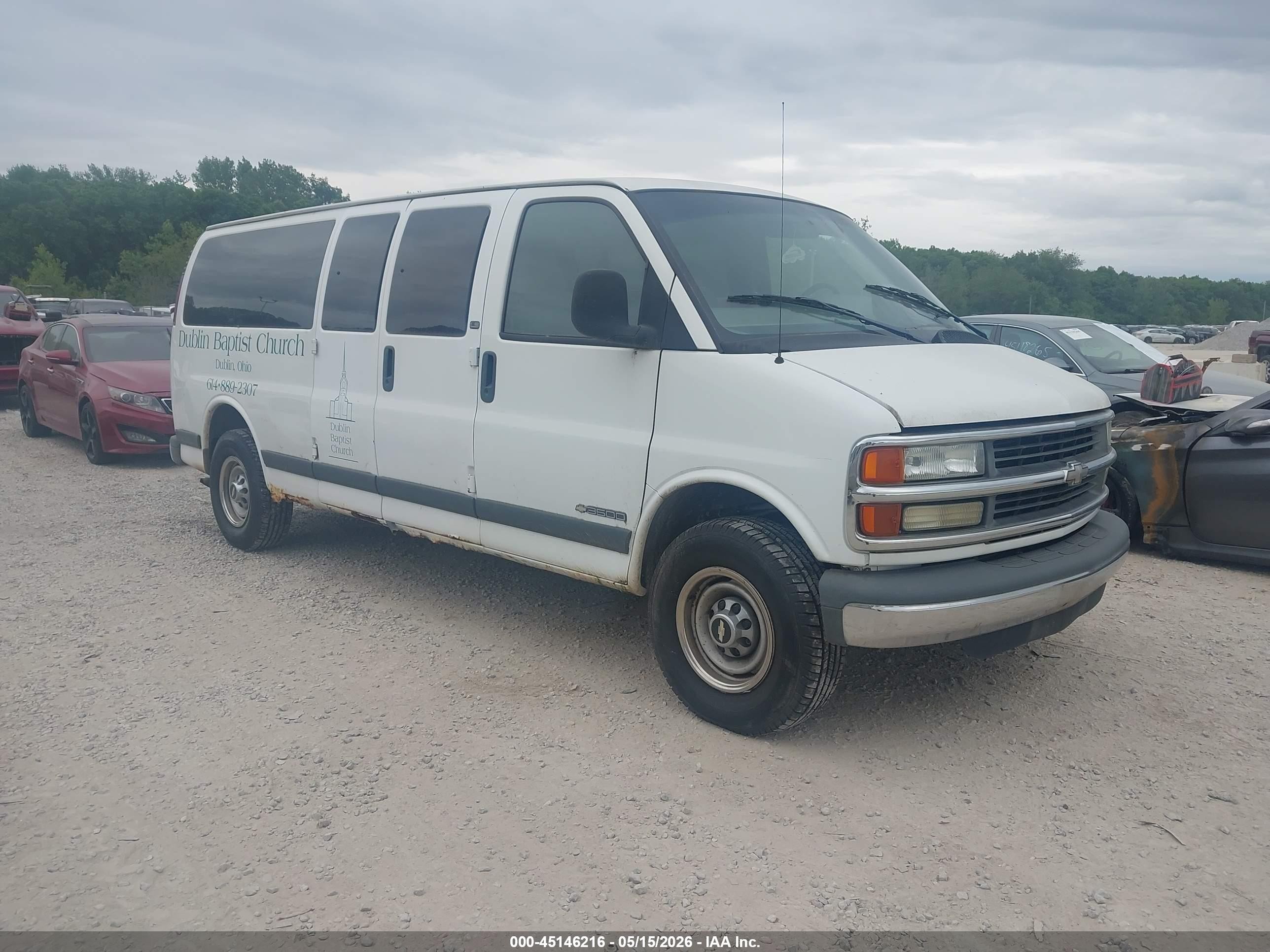2001 Chevrolet Express, VIN 1GAHG39R111213304 — Normal wear
