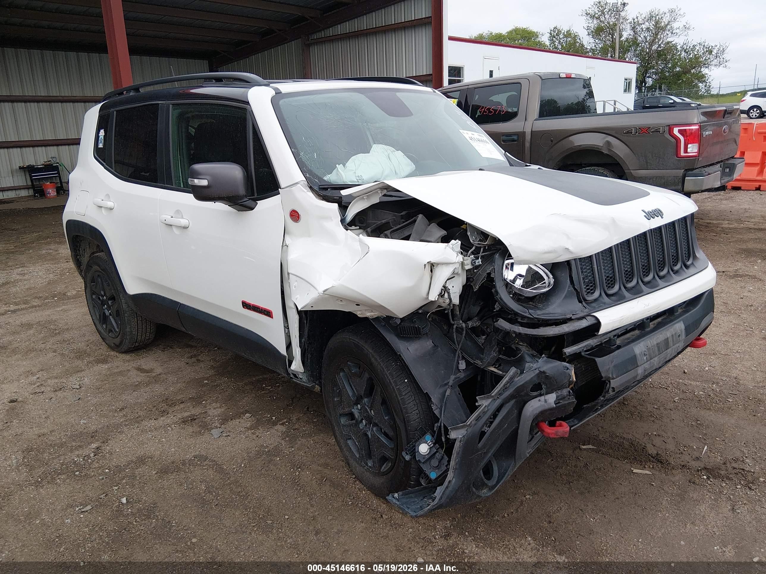 2018 Jeep Renegade Trailhawk, VIN ZACCJBCB4JPH00649 — Front end