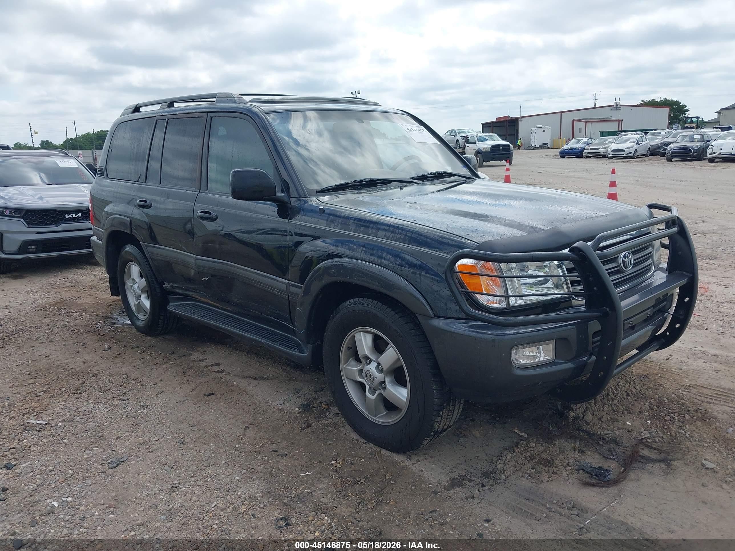 2004 Toyota Land Cruiser, VIN JTEHT05J742067096 — Side