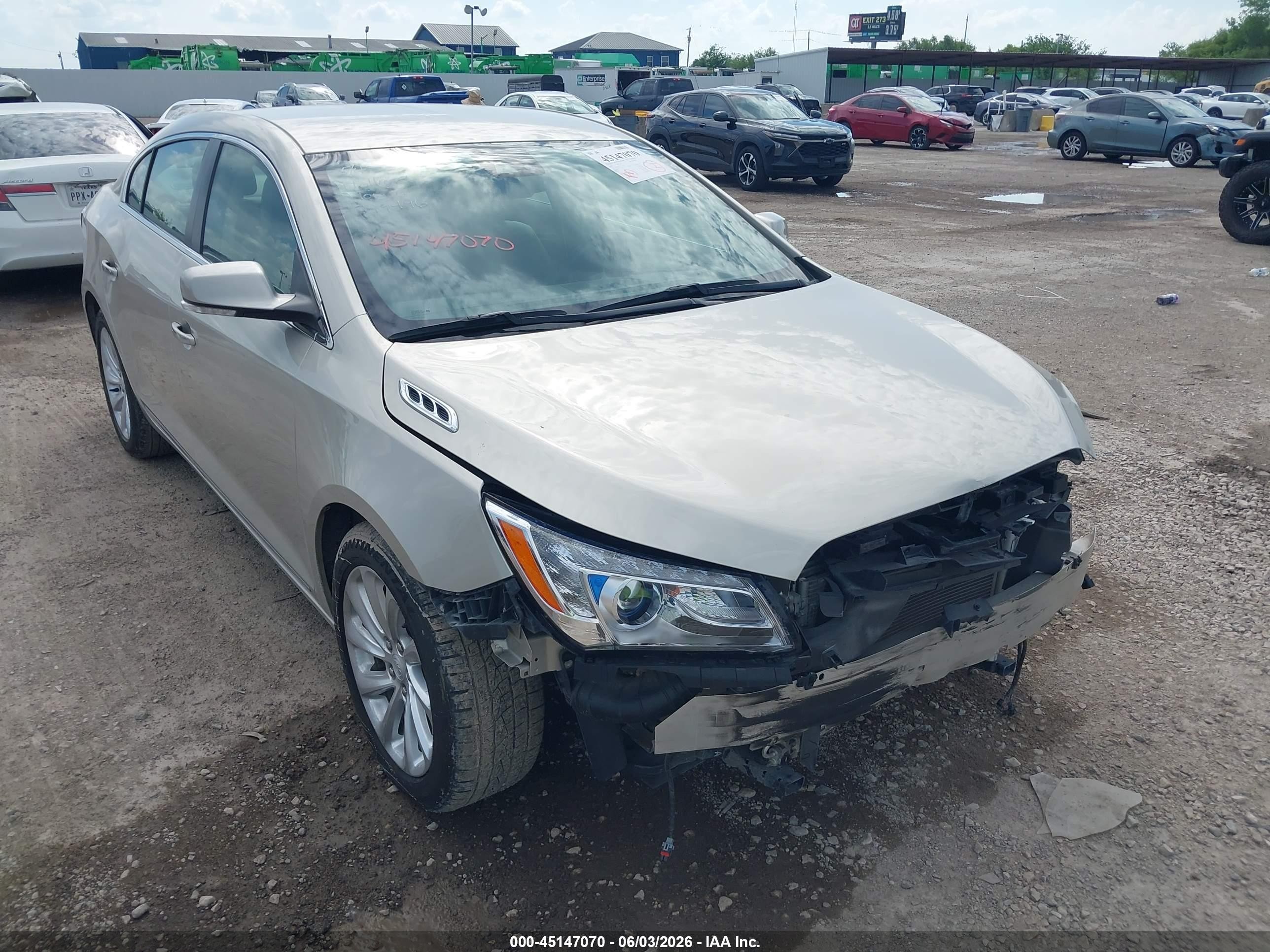 2015 Buick LaCrosse Leather, VIN 1G4GB5G31FF326655 — Перед