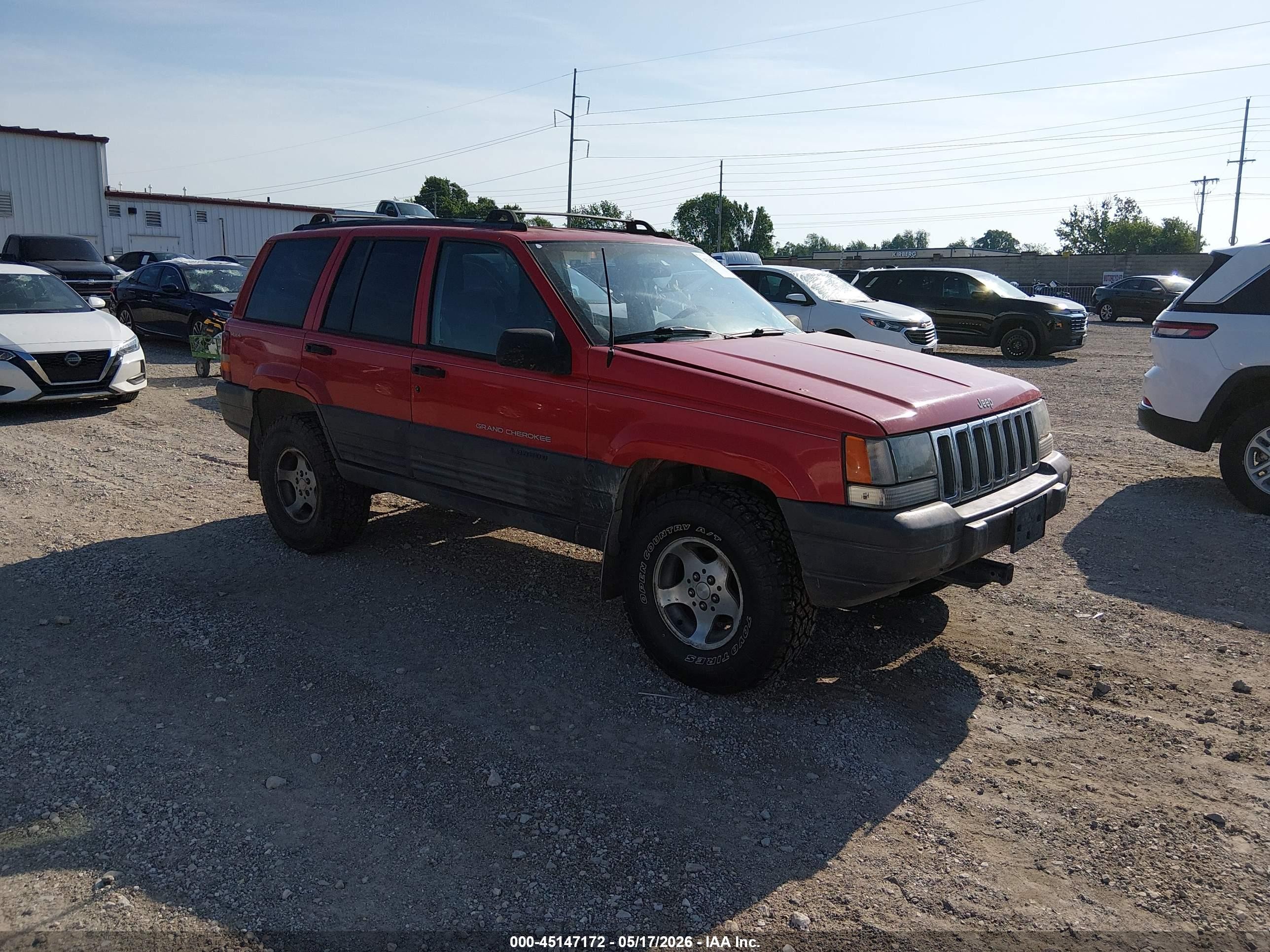 1997 Jeep Grand Cherokee Laredo, VIN 1J4GZ58SXVC582759 — Front end