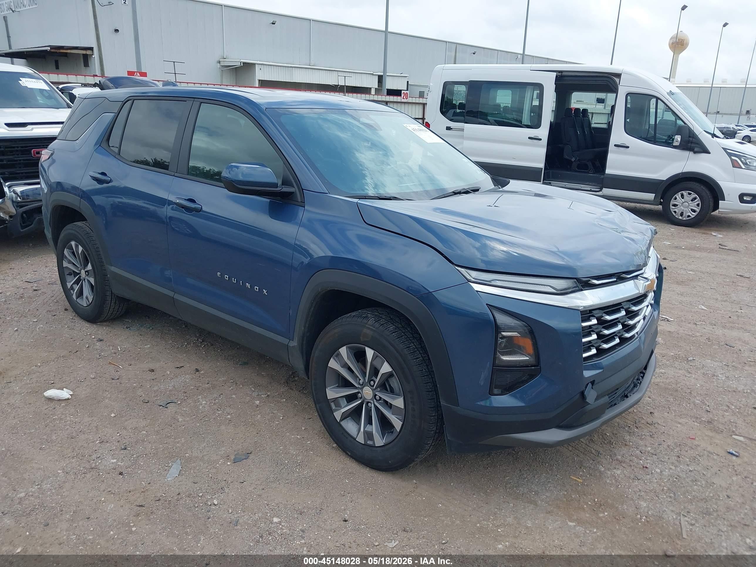 2026 Chevrolet Equinox FWD LT, VIN 3GNAXHEG9TL201091 — Перед