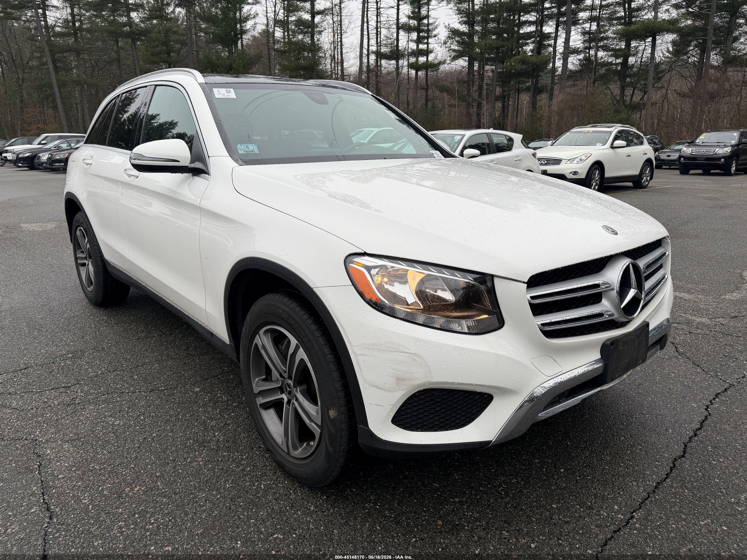 2019 Mercedes-Benz GLC 300, VIN WDC0G4KB4KV136679 — Фото с аукциона