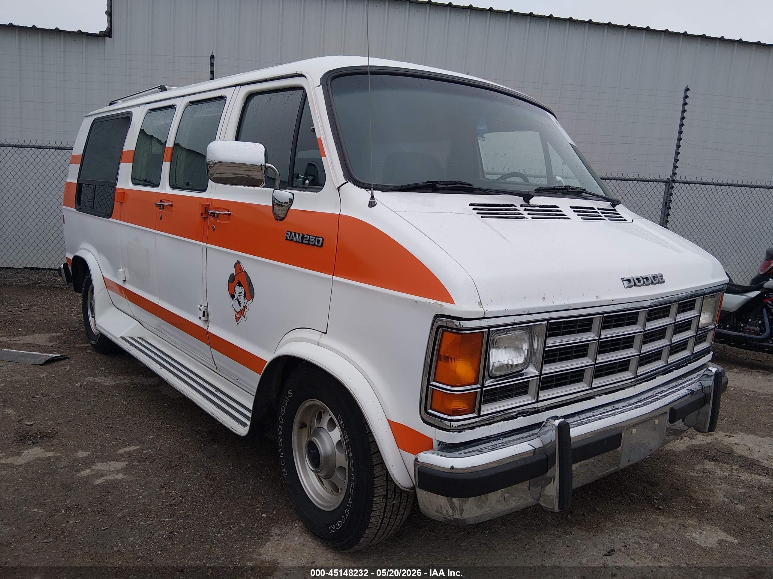 1993 Dodge Cargo, VIN 2B6HB21Y5PK513058 — Normal wear