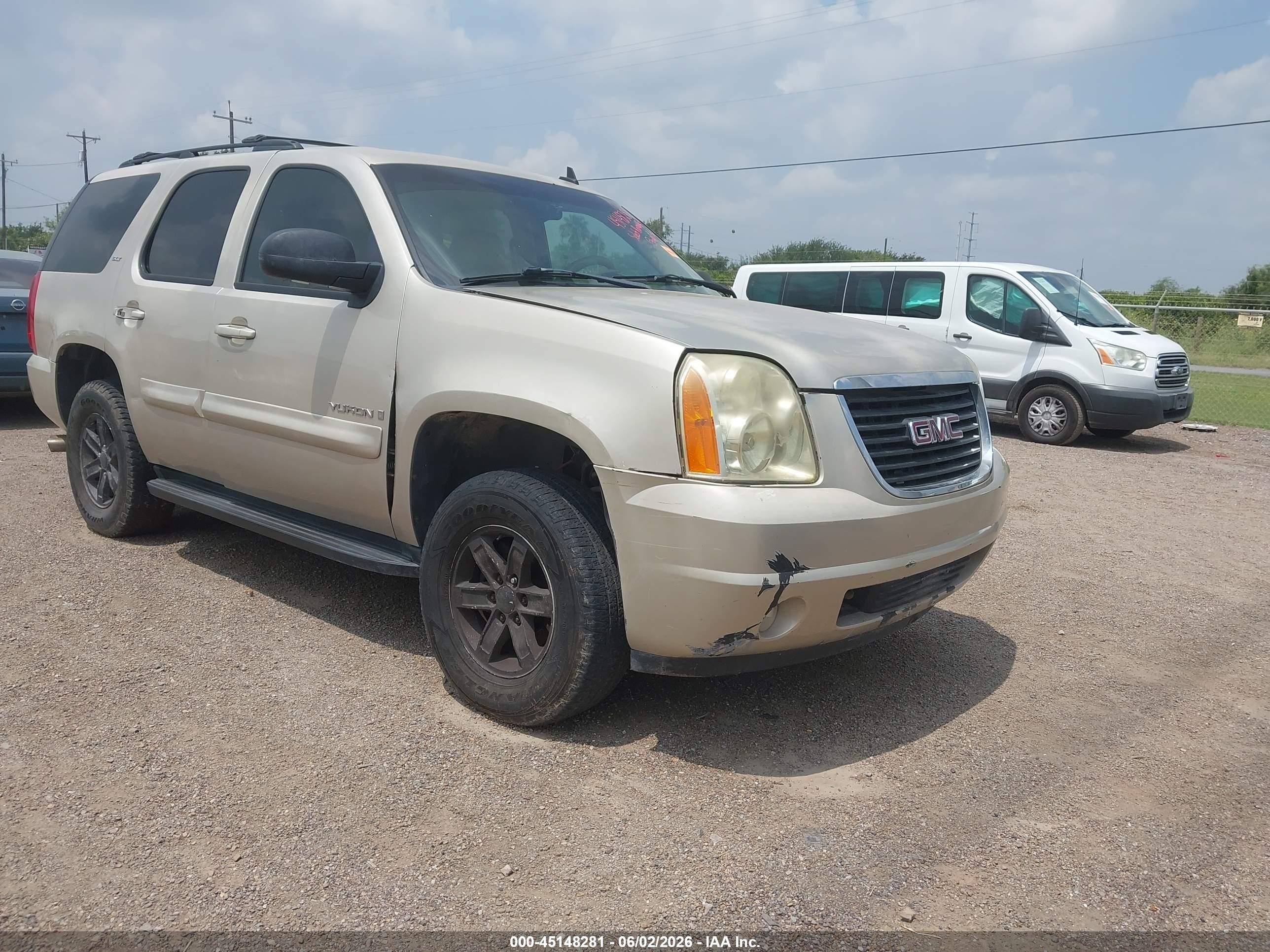 2007 GMC Yukon SLT, VIN 1GKFC13007J341474 — Front end