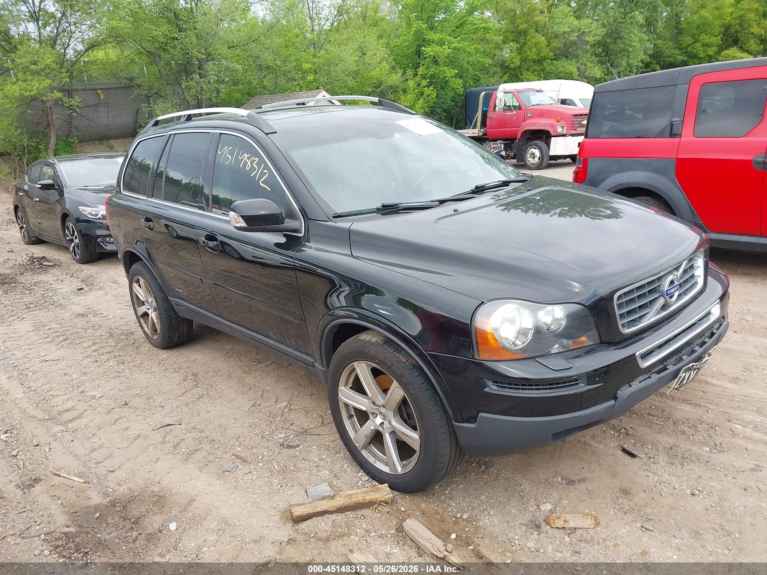 2010 Volvo XC90 I6, VIN YV4982CZ2A1558852 — Front end