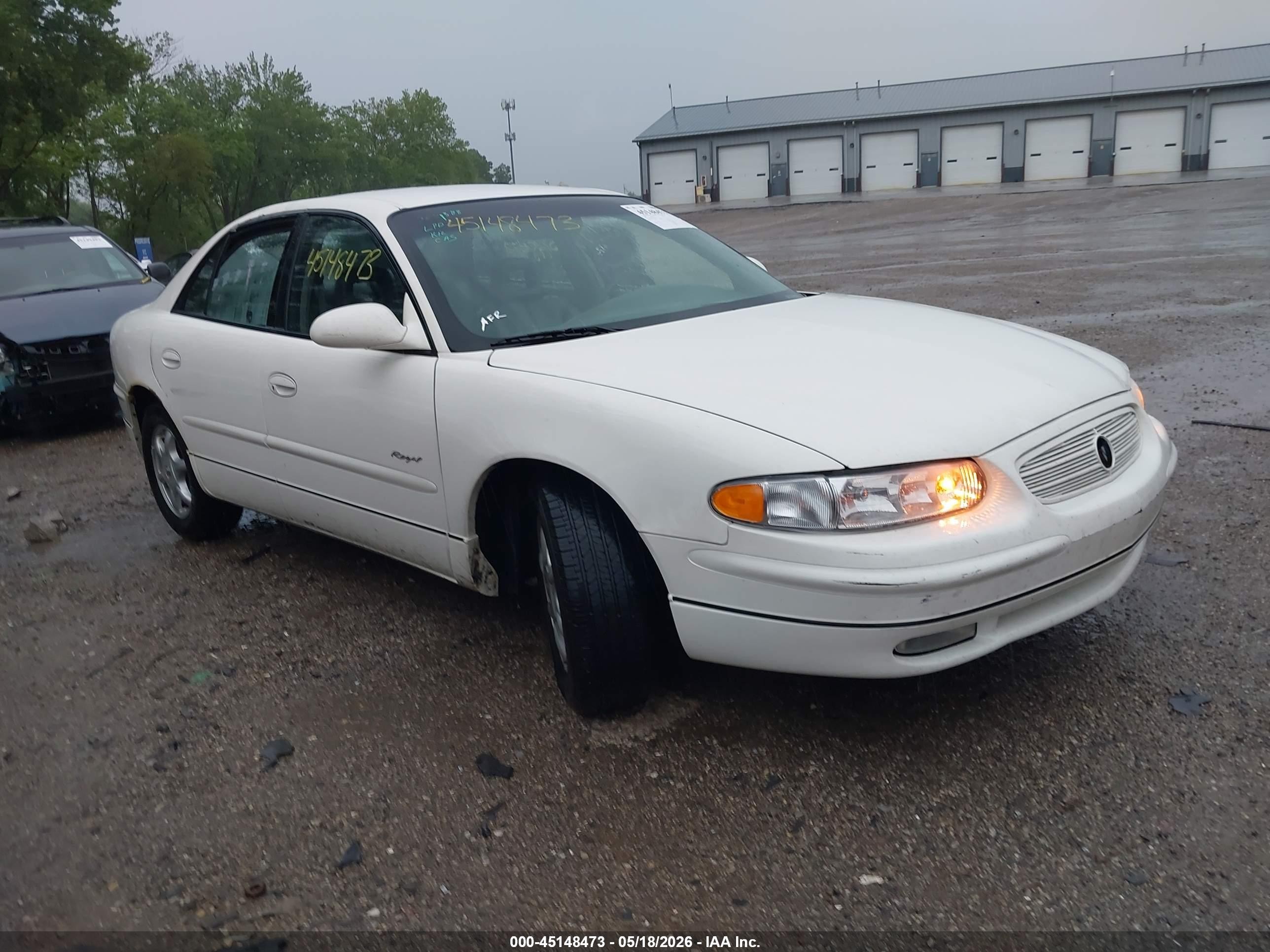 2001 Buick Regal LS, VIN 2G4WB55K711315116 — Перед