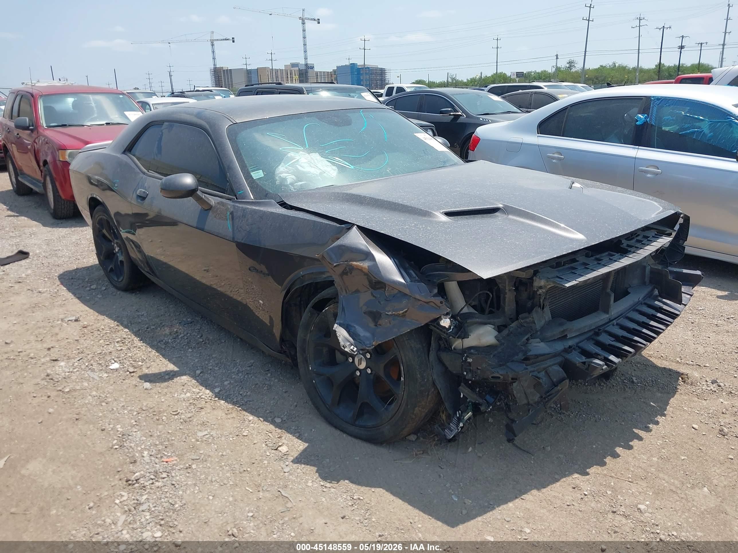 2018 Dodge Challenger SXT, VIN 2C3CDZAG6JH237613 — Front end