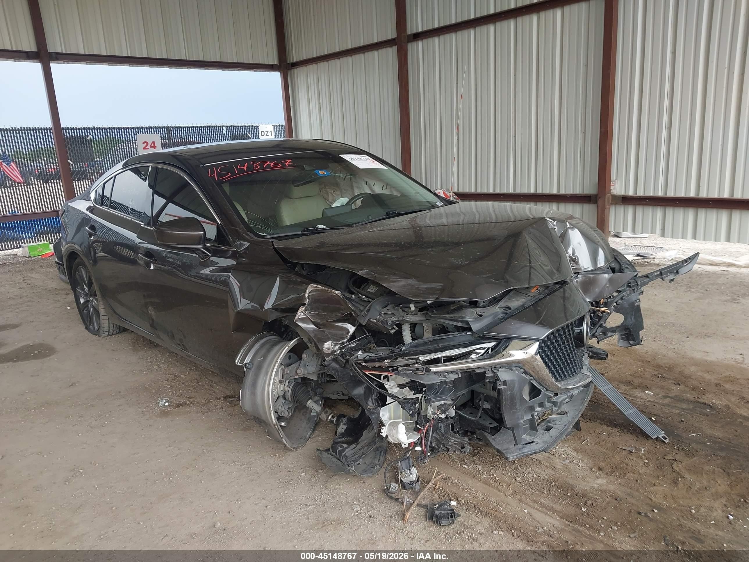 2021 Mazda 6 Grand Touring, VIN JM1GL1TY7M1618283 — Перед