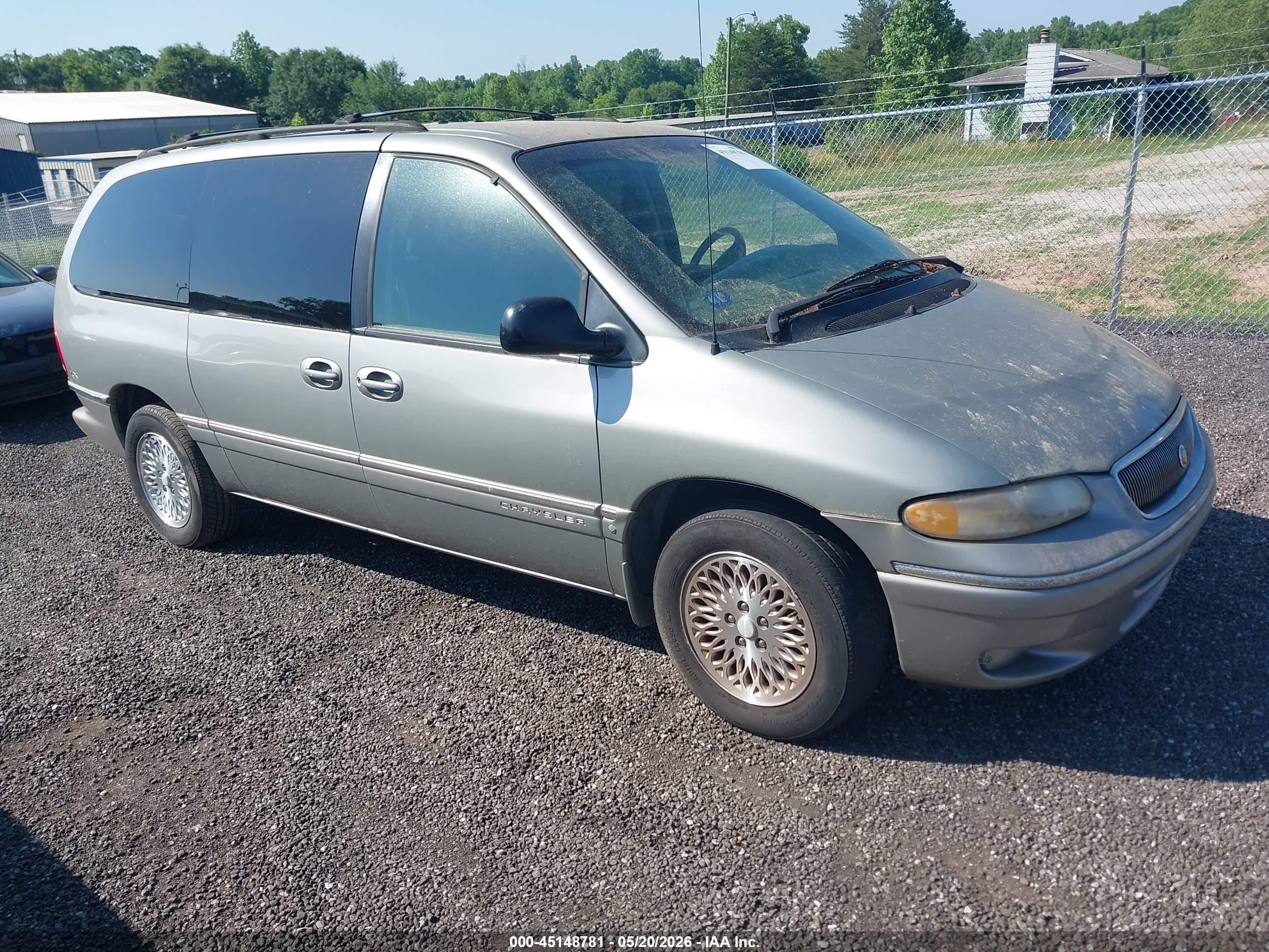 1997 Chrysler Town & Country LX, VIN 1C4GP54L0VB414046 — Normal wear