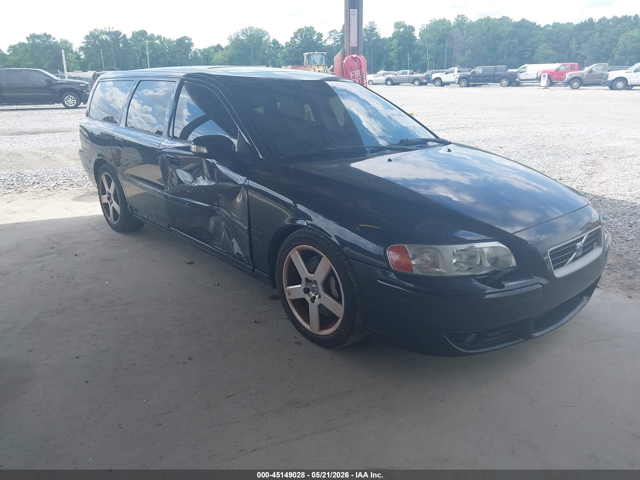 2007 Volvo V70 R, VIN YV1SJ527572622292 — Side