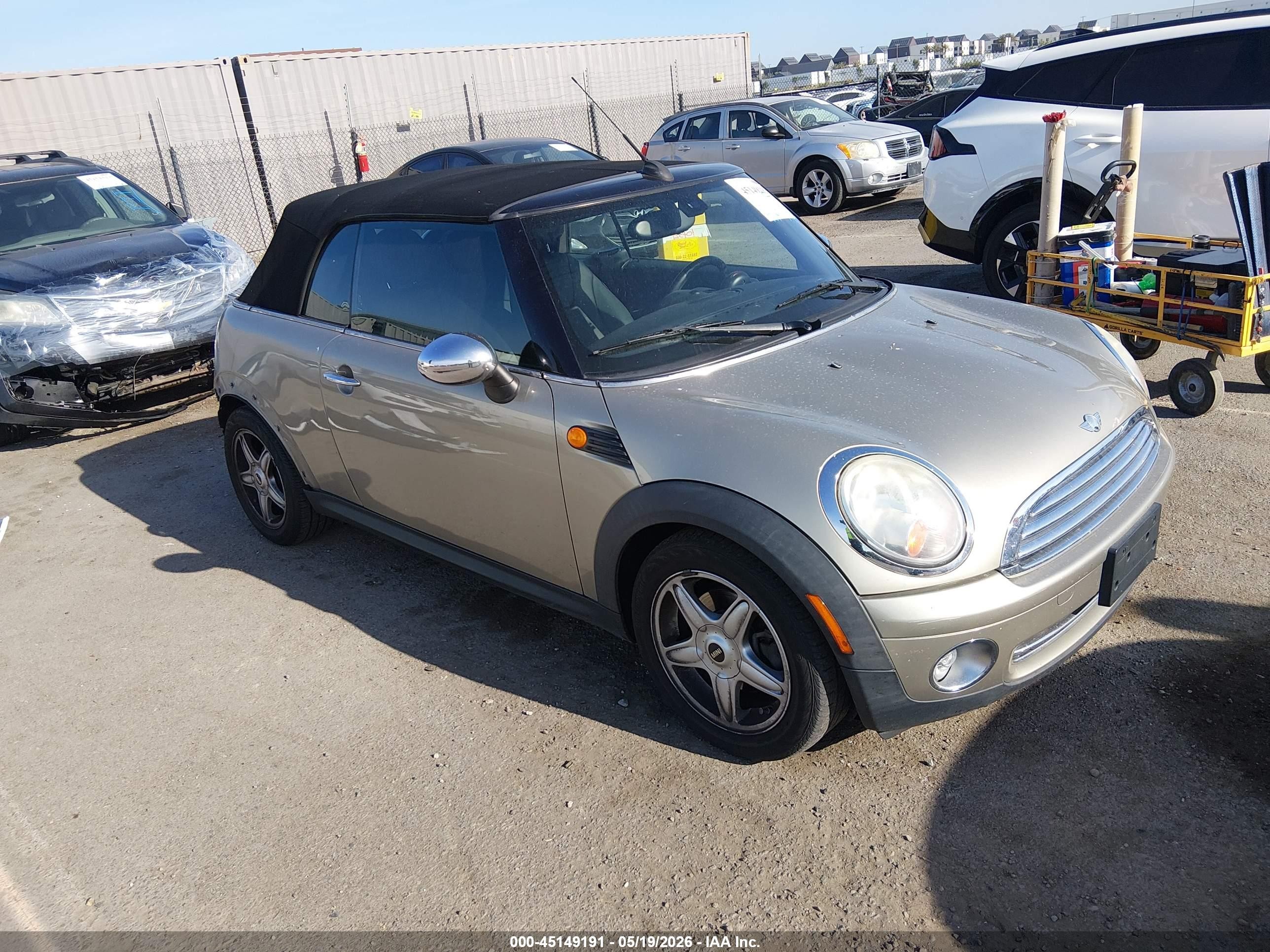 2009 MINI Convertible, VIN WMWMR33549TU96669 — Rear end
