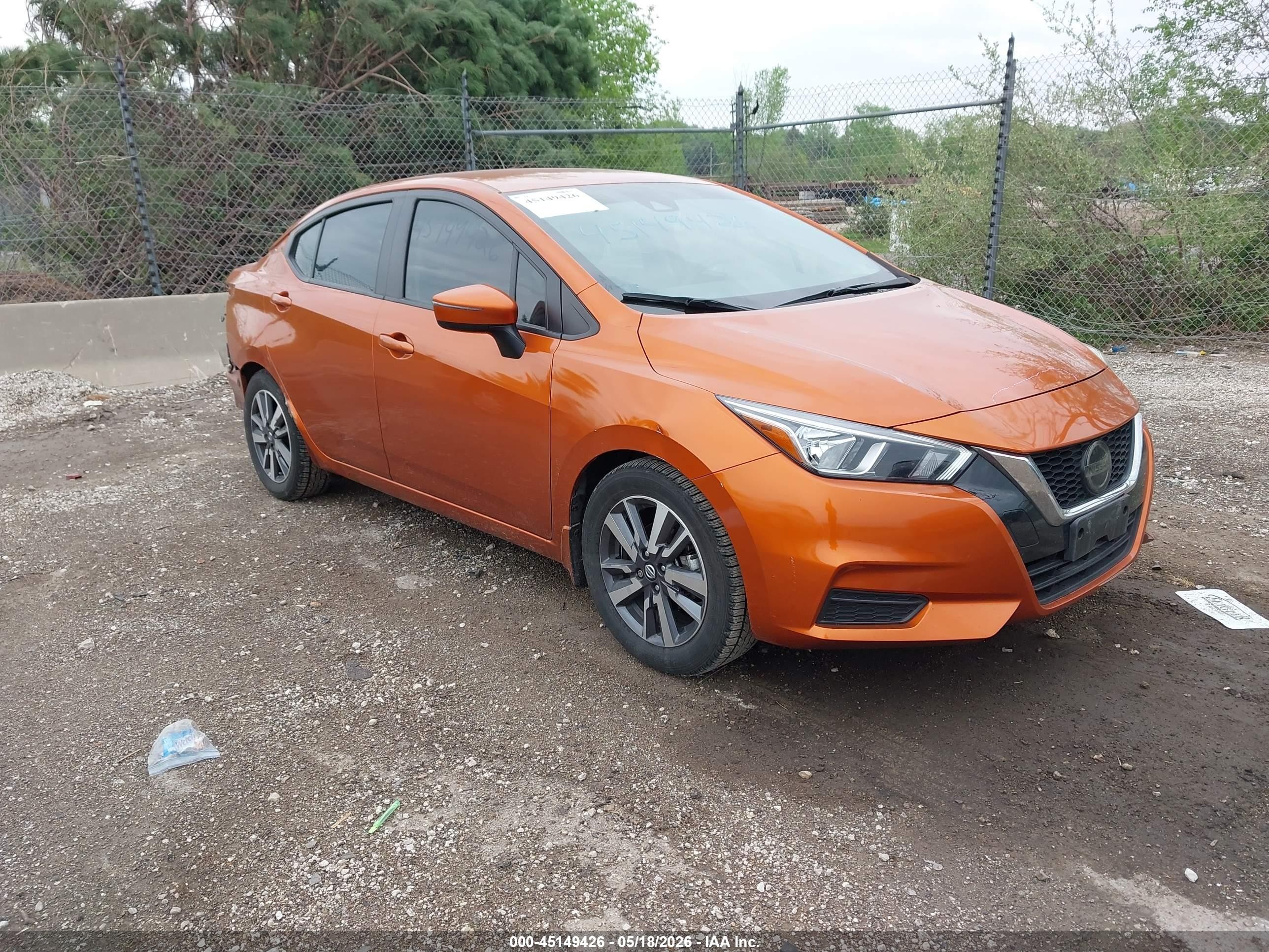 2020 Nissan Versa SV, VIN 3N1CN8EV2LL831544 — Зад