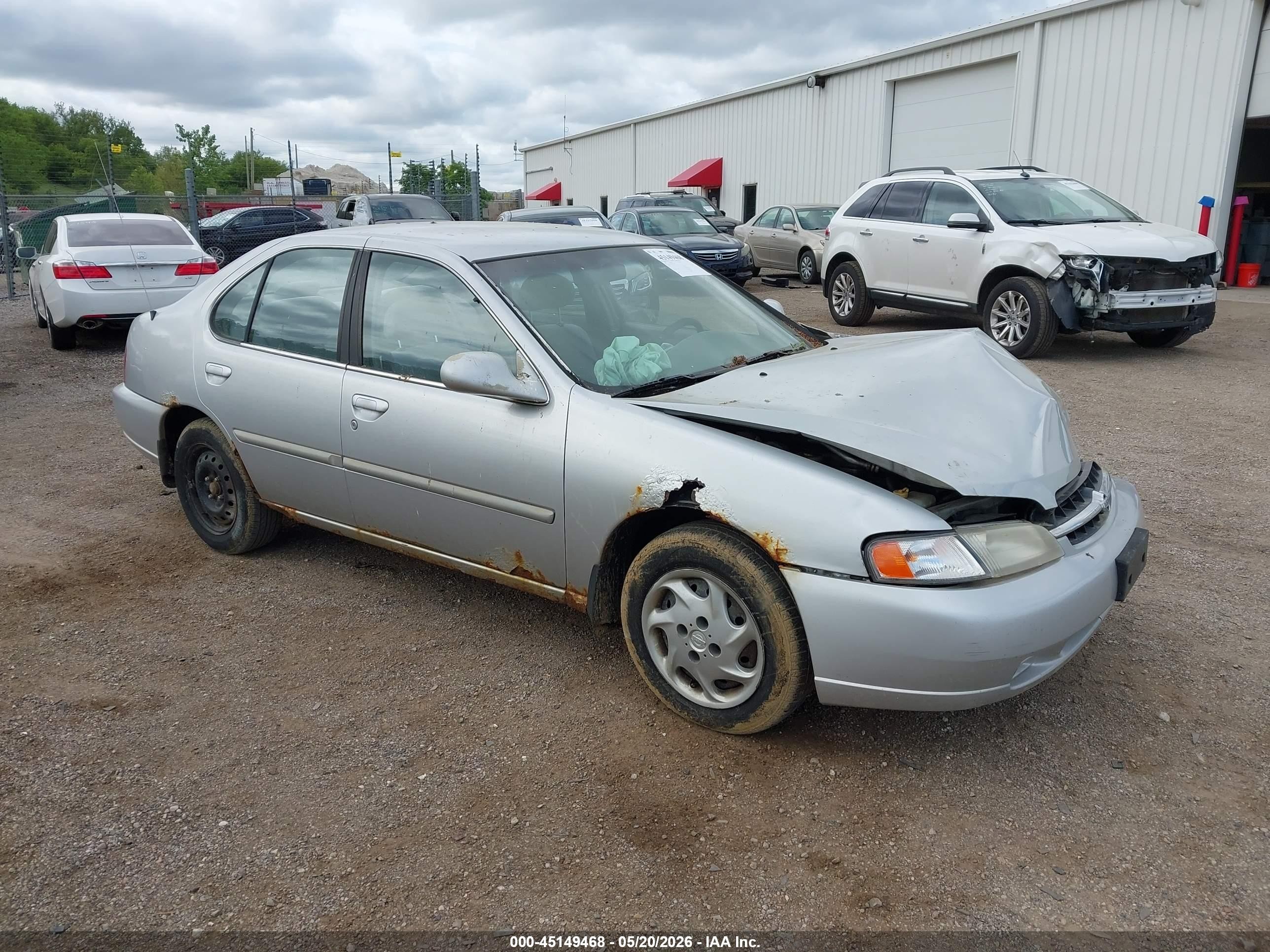 1999 Nissan Altima XE, VIN 1N4DL01D2XC216764 — Front end