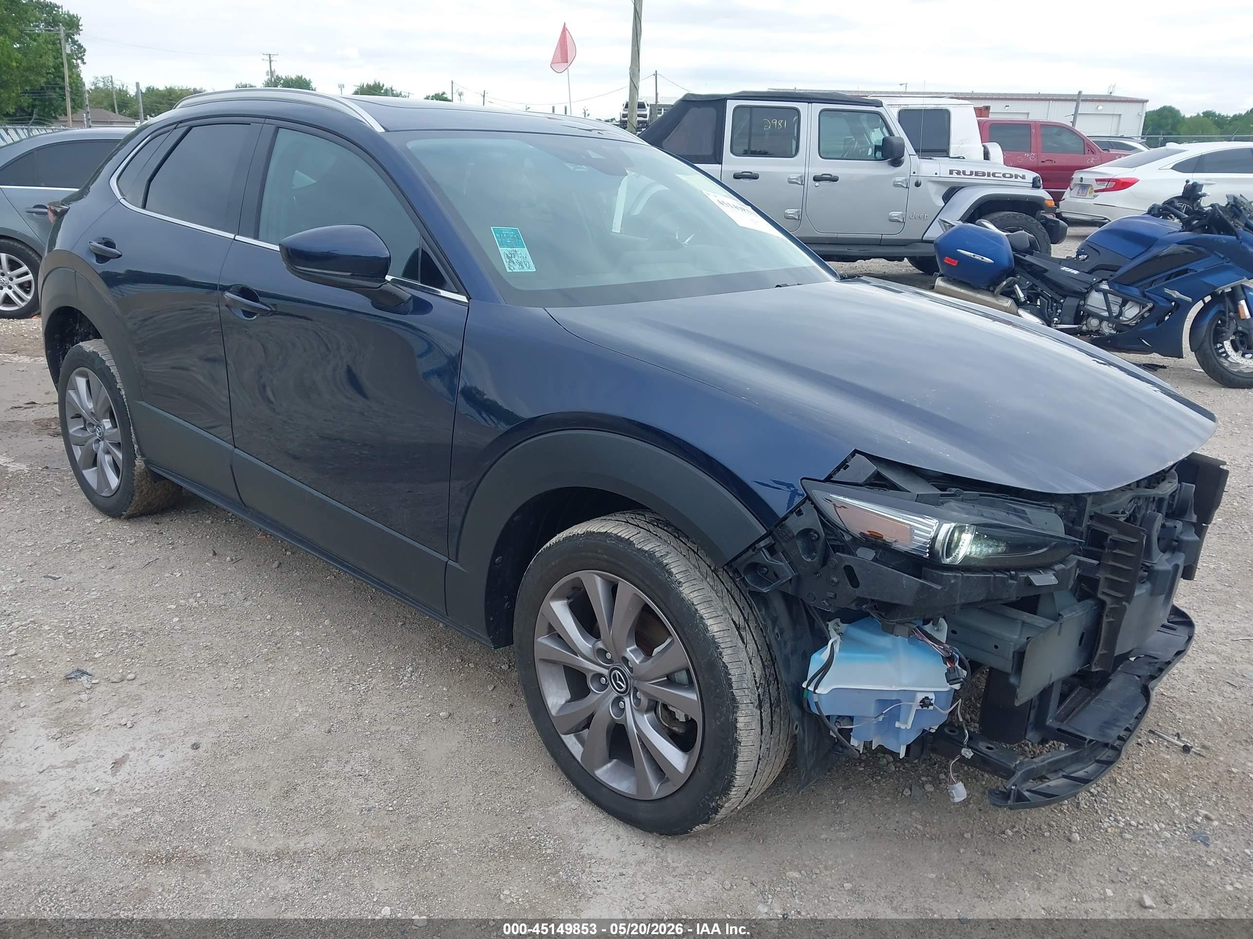 2022 Mazda CX-30 S Premium, VIN 3MVDMBDL3NM442571 — Front end