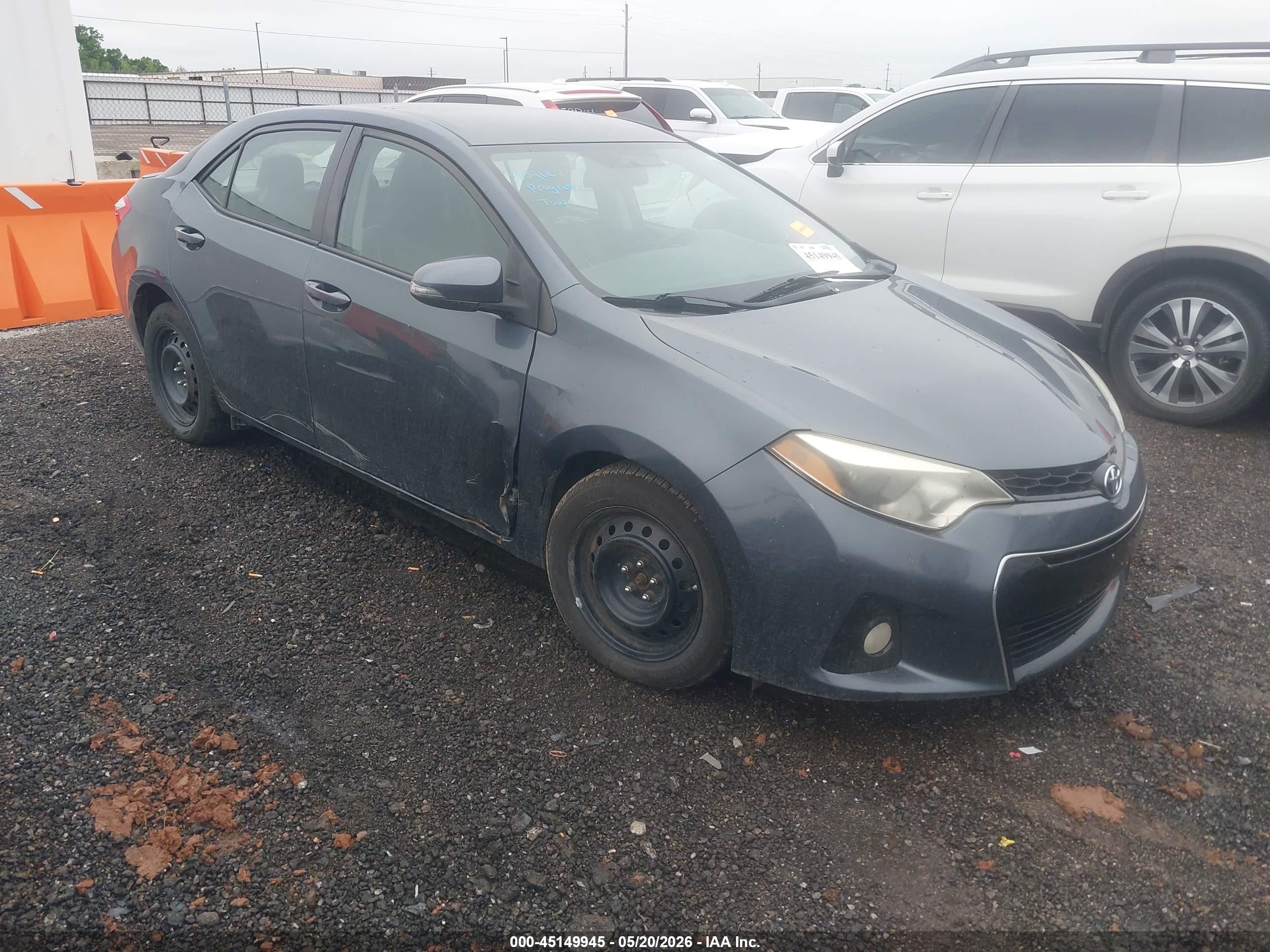 2015 Toyota Corolla S, VIN 5YFBURHE3FP315732 — Side